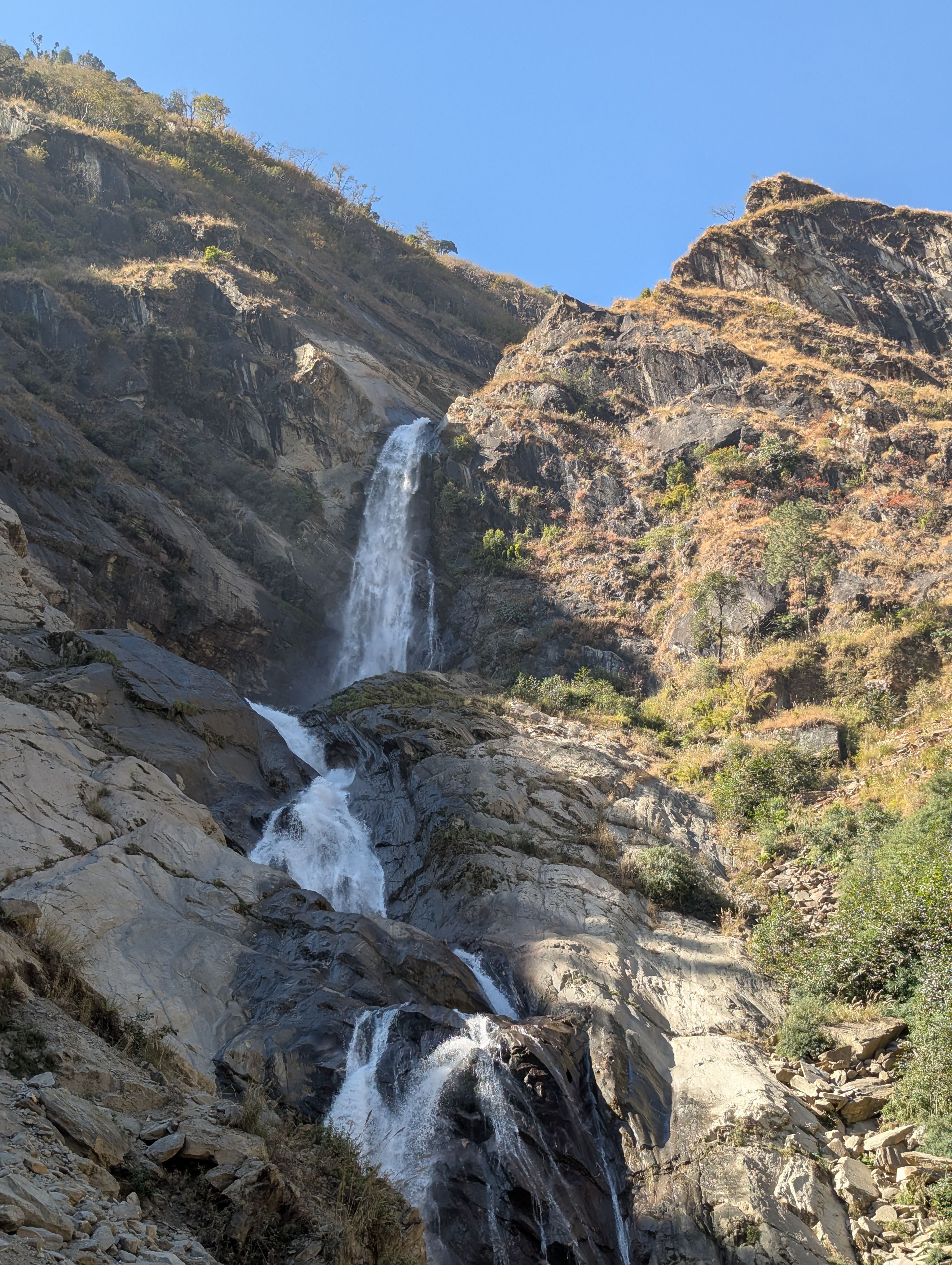 Majestic Mountain Waterfall in Daylight · Free Stock Photo