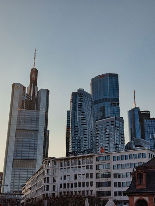 Free Captivating view of Frankfurt's modern skyline and skyscrapers at dusk. Stock Photo