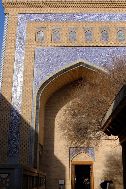 Islamic Tile Building Beautiful Islamic Architectural Details with Tiles · Free Stock Photo