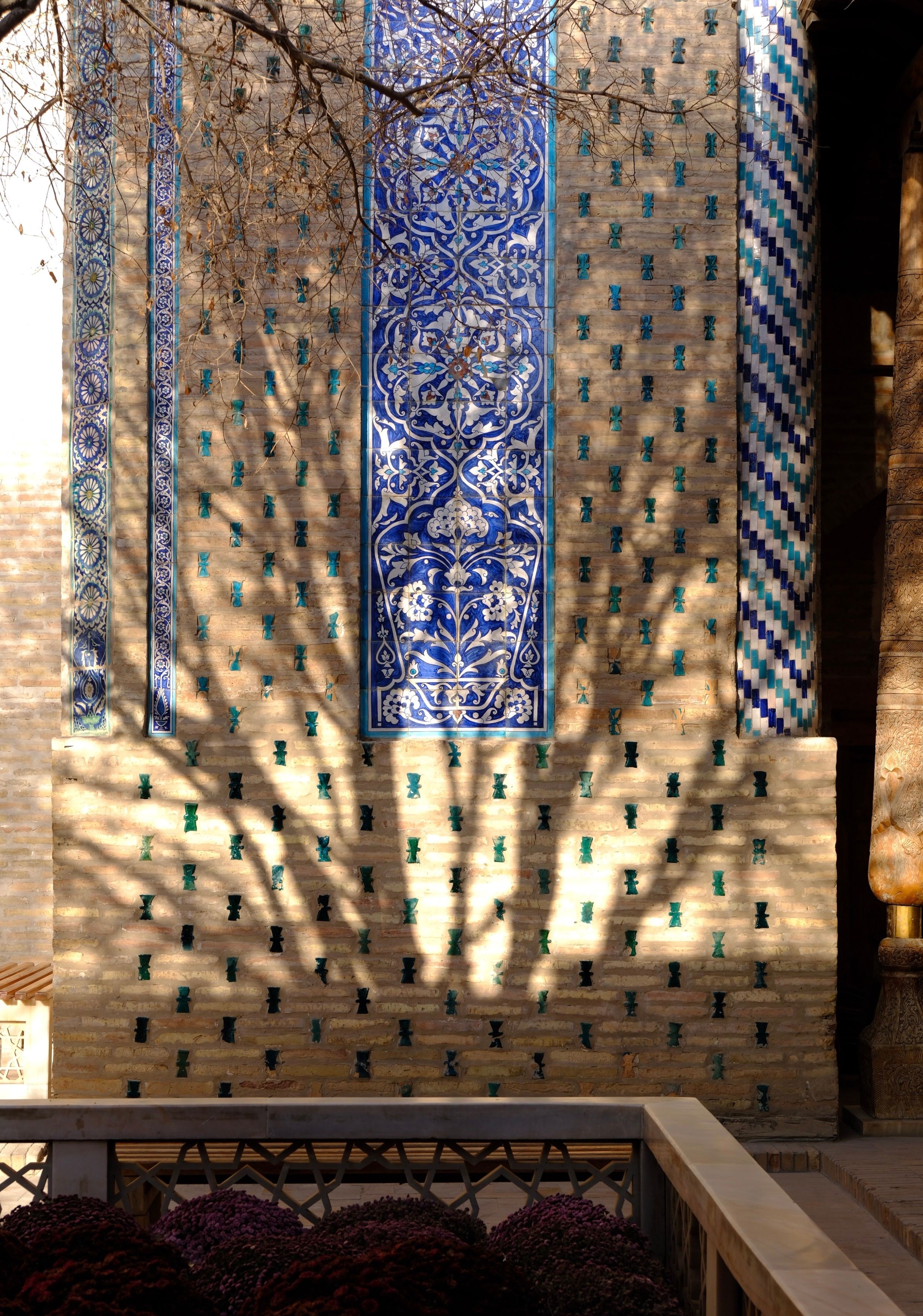 Decorative Islamic Architecture with Intricate Tilework · Free Stock Photo