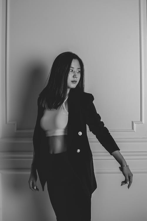 Free Grayscale Photography of Woman Wearing Blazer Stock Photo