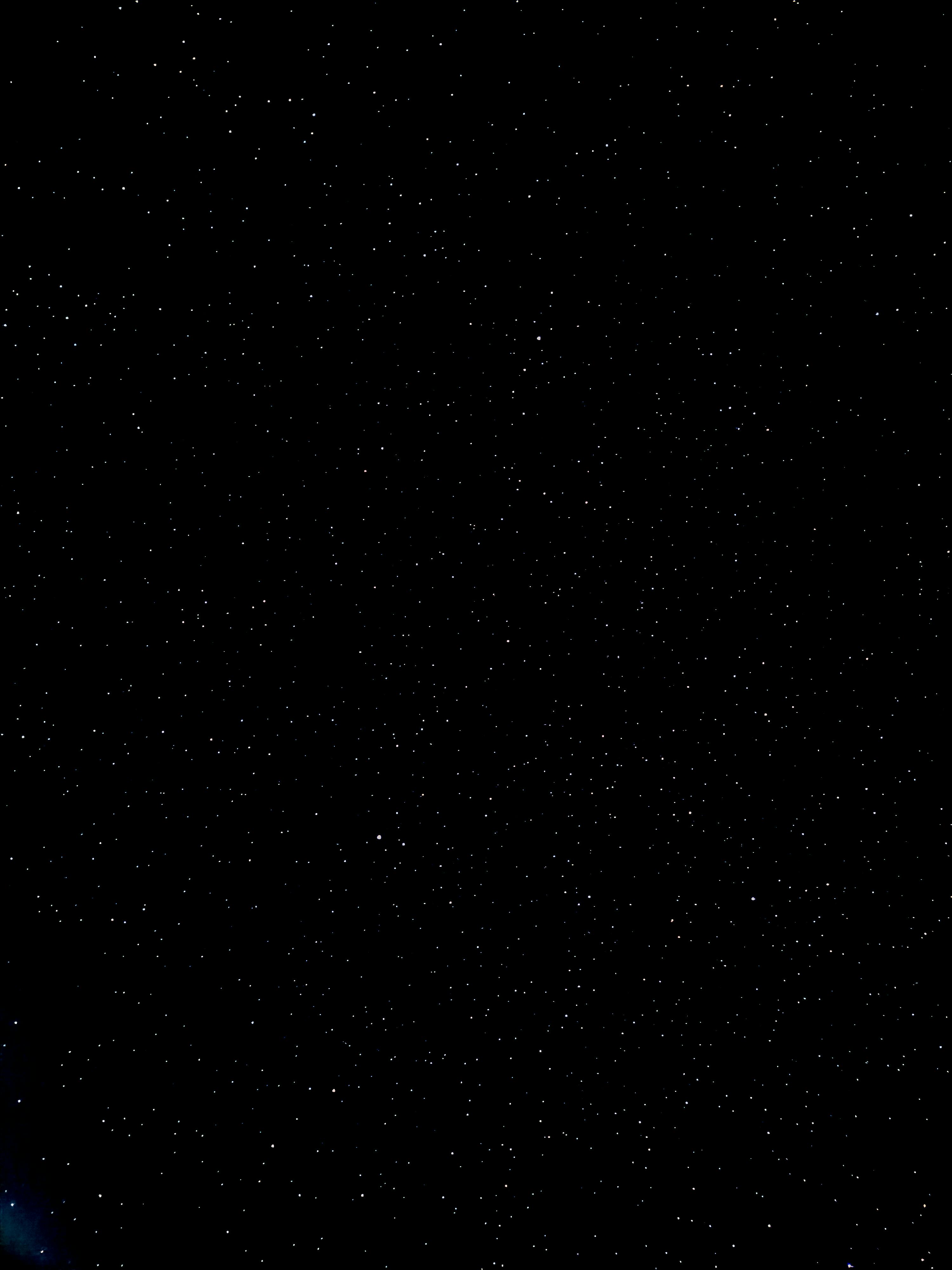 無料 無数の星と遠くの銀河が広がる、満天の星空の素晴らしい景色。 写真素材