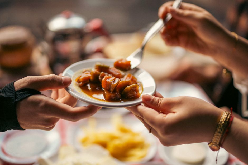 Sunday funday toh hai hi, aur brunch ke saath thoda social dining bhi zaroori hai na? 🍴👫😋 #tolee #foodcoma #brunchvibes