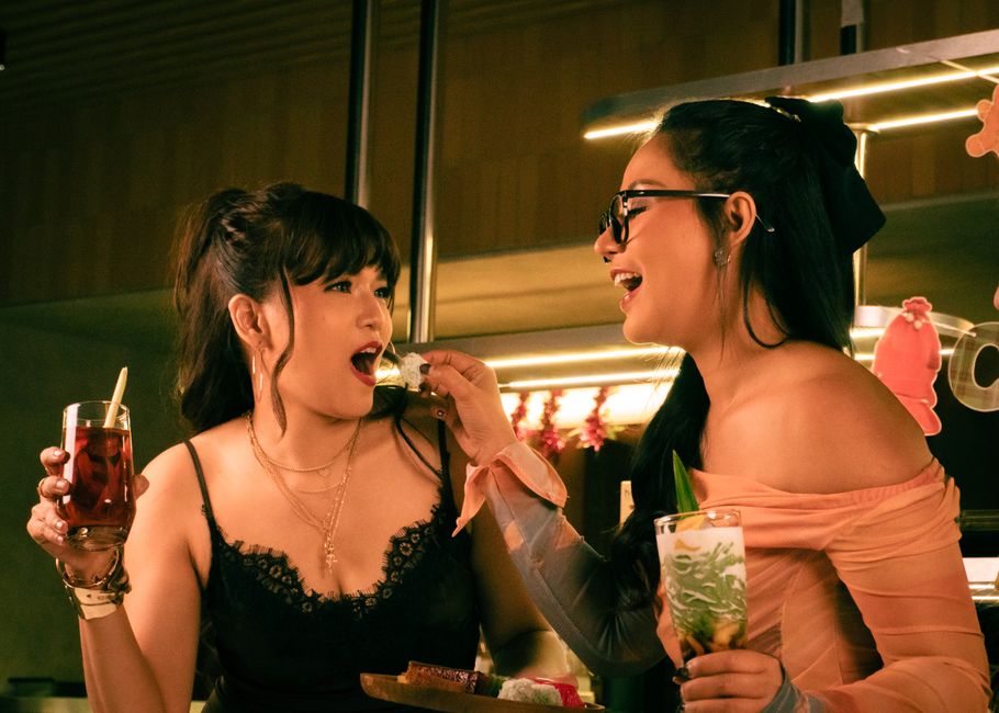 How does your friend react when you share good news or an accomplishment?