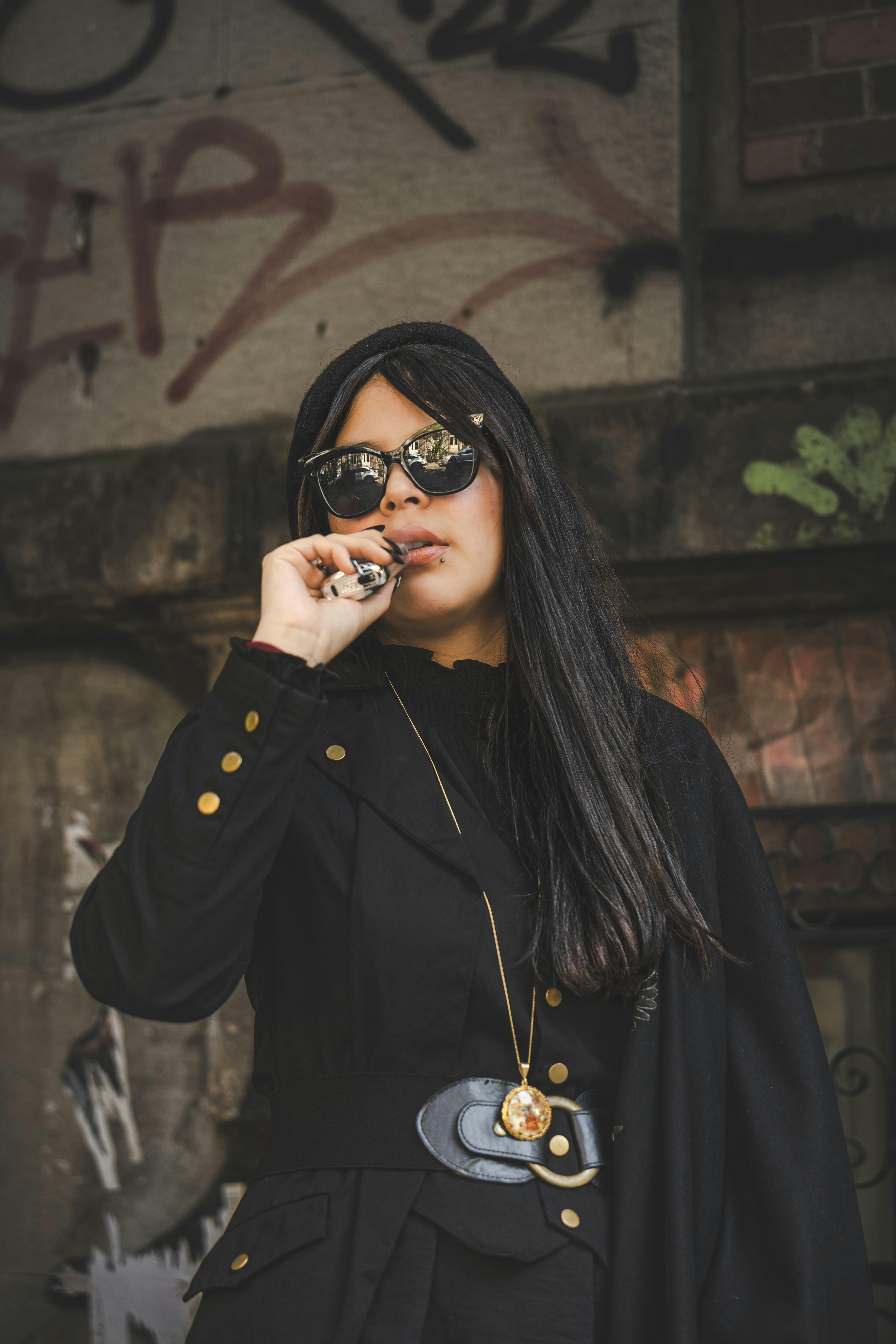 Treadmill with Incline, 2.5 HP Folding Treadmills for Home with 300 lbs Capacity, Portable Walking Pad Treadmill with Desk Work Station, App, Cup  Phone Holder