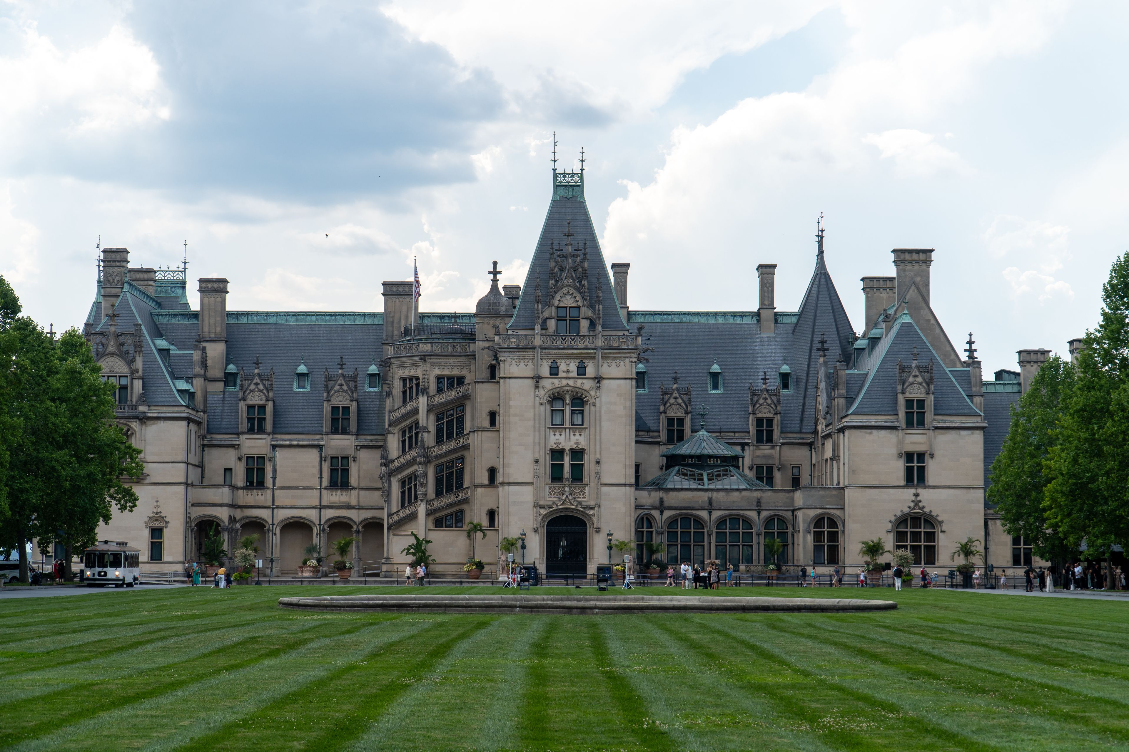 Asheville: Biltmore Estate and its lawn in Asheville