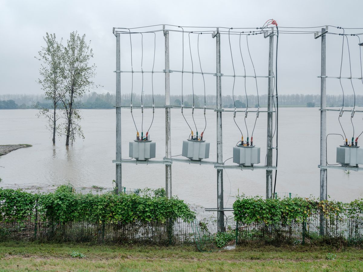 Modular Flood Barriers vs. Sandbags: Which Wins? – Product Comparisons guide
