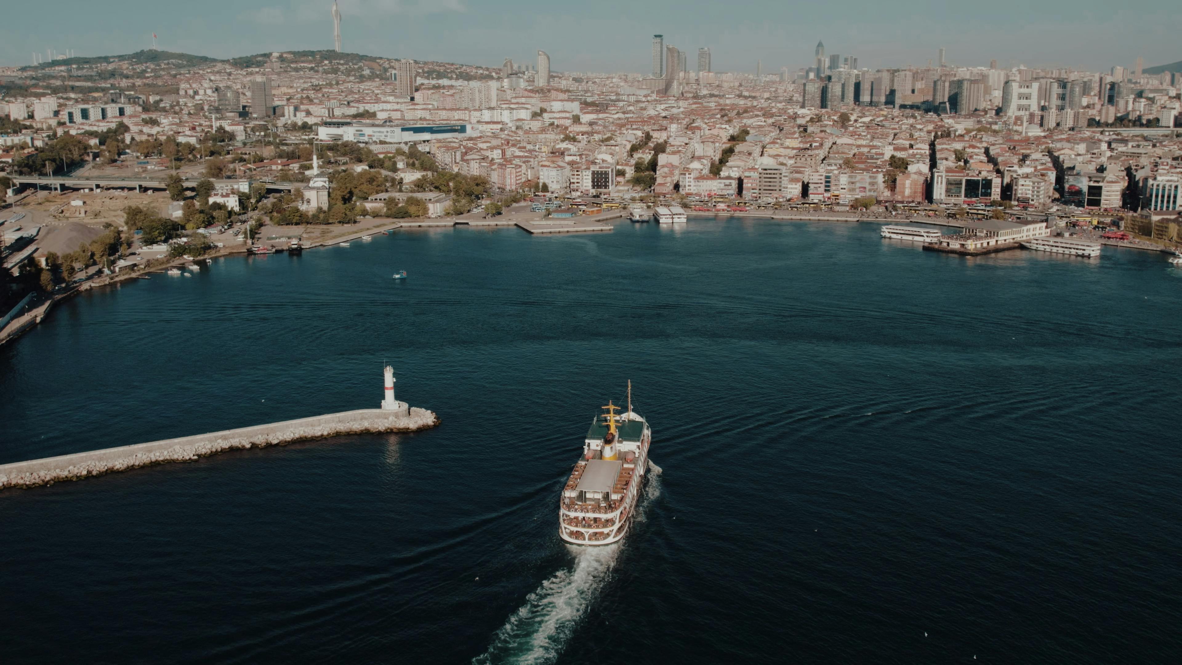 general travel agency — Photo by Julien Goettelmann on Pexels