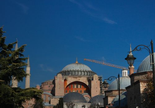 Free Hagia Sophia in İstanbul, Türkiye showcasing its magnificent Byzantine architecture under a clear blue sky. Stock Photo