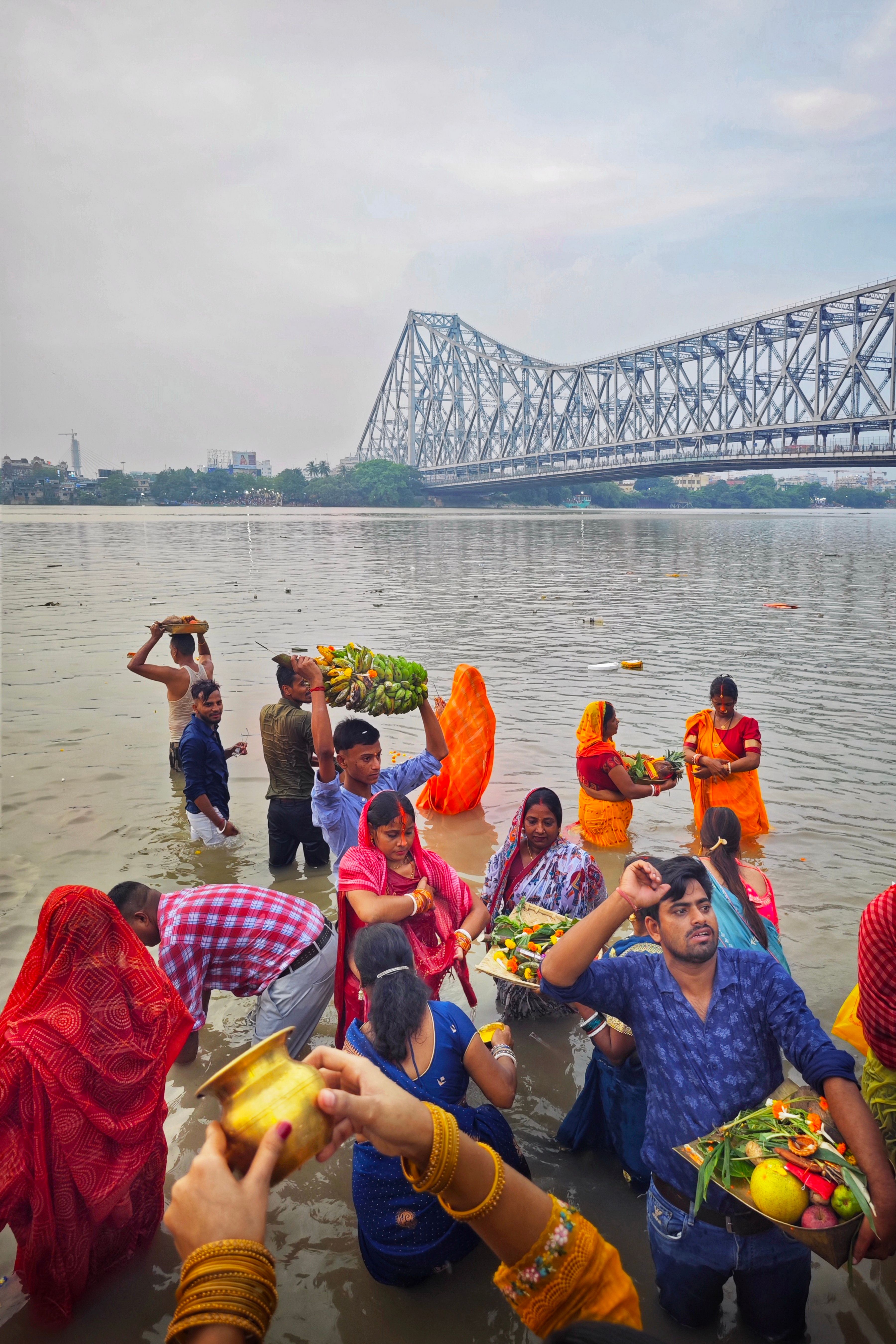 Traditional Ritual at Howrah Bridge, Kolkata · Free Stock Photo