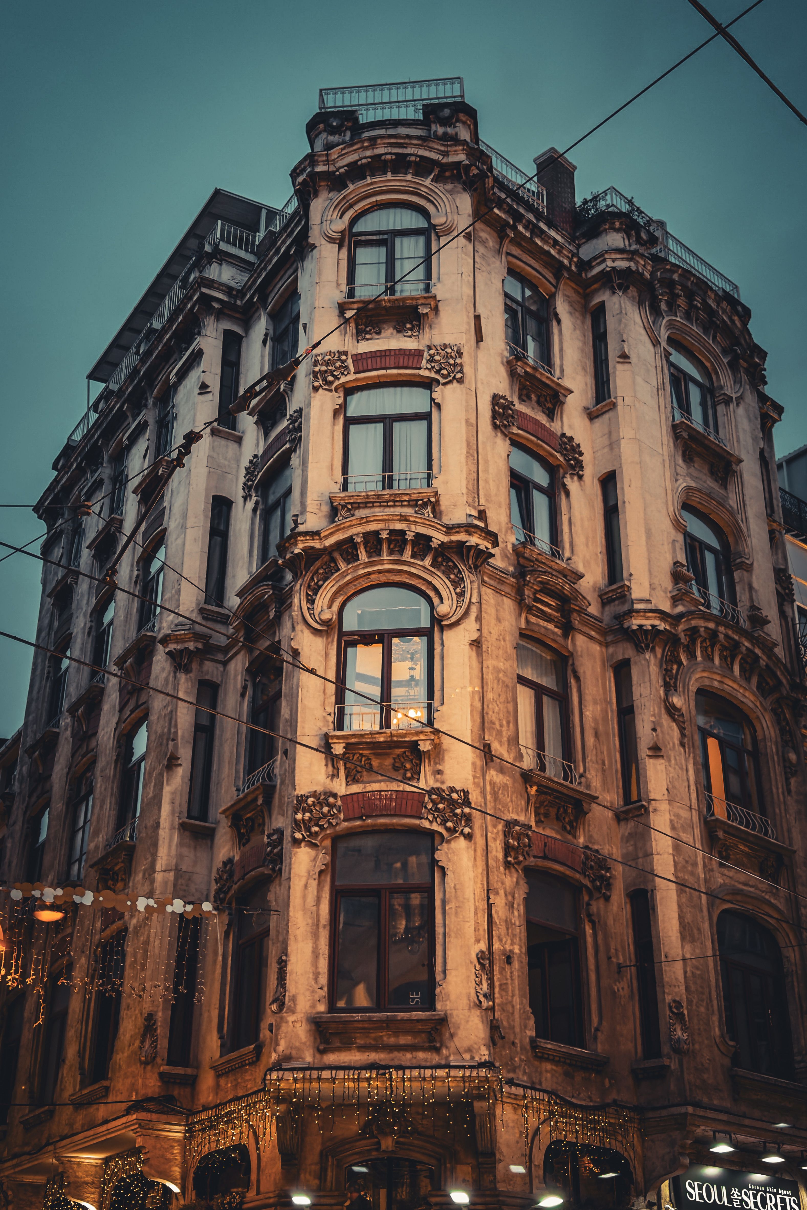 Colorless Facade of a Historic Townhouse in Istanbul · Free Stock Photo