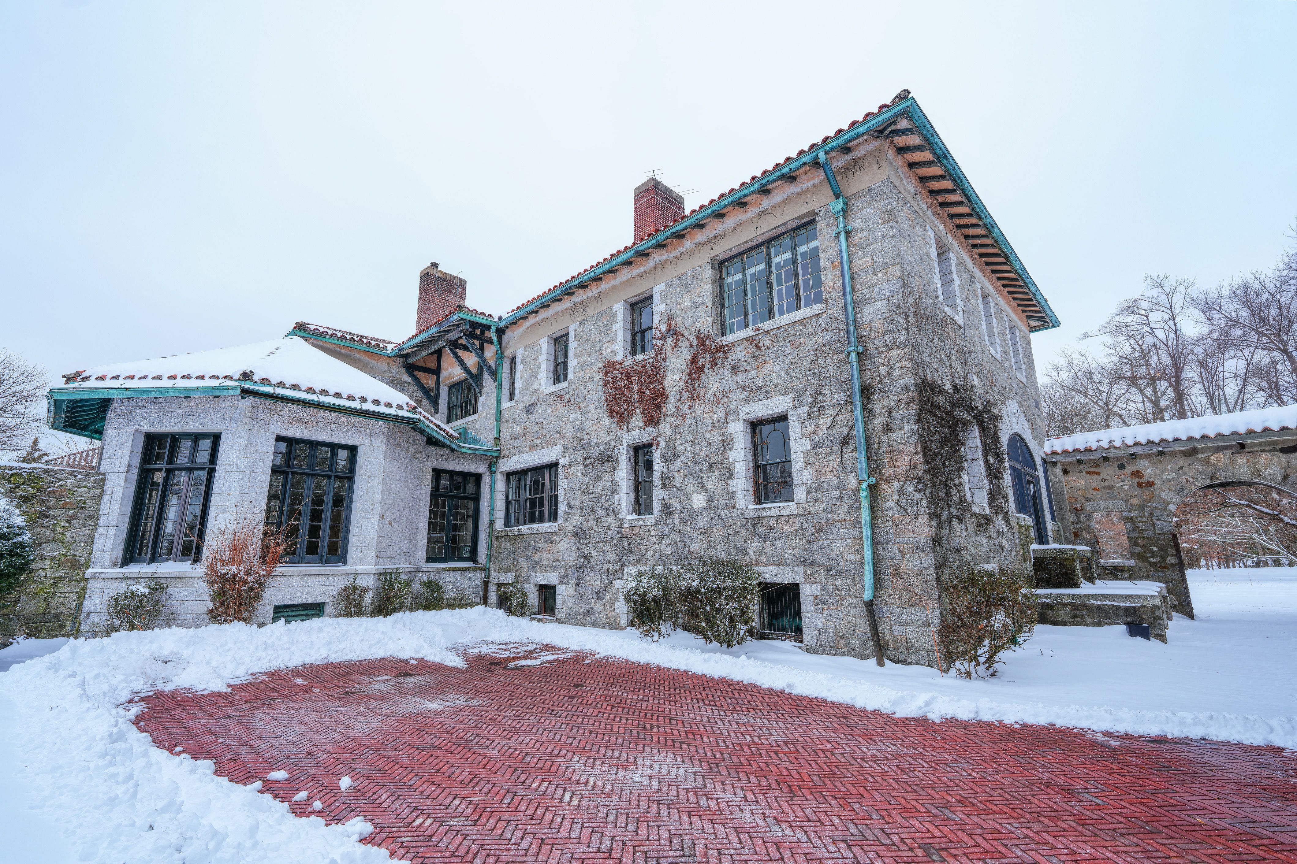 Charming Stone House in Snowy Winter Setting · Free Stock Photo