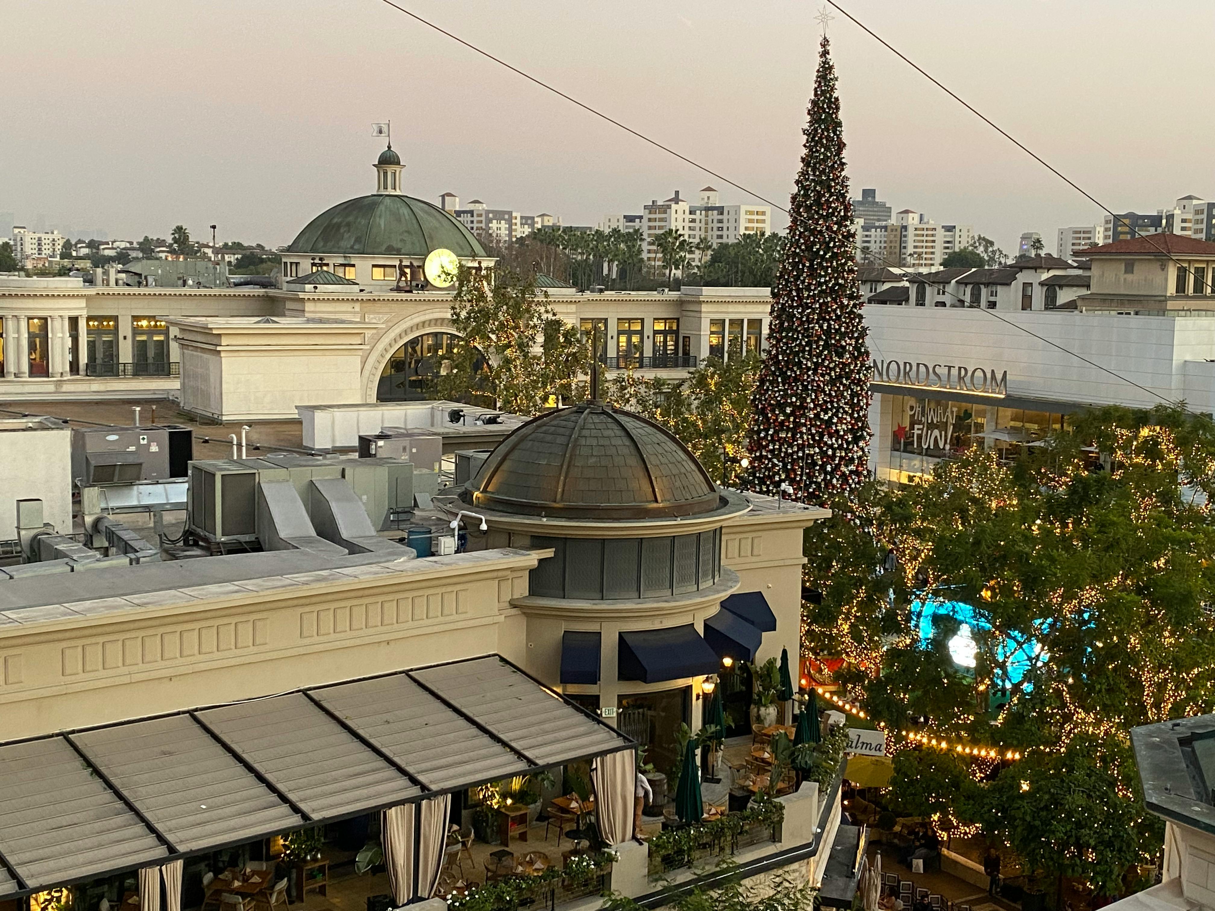 general lifestyle shop los angeles phone number — Photo by Karen Sparkles HuntBarker on Pexels