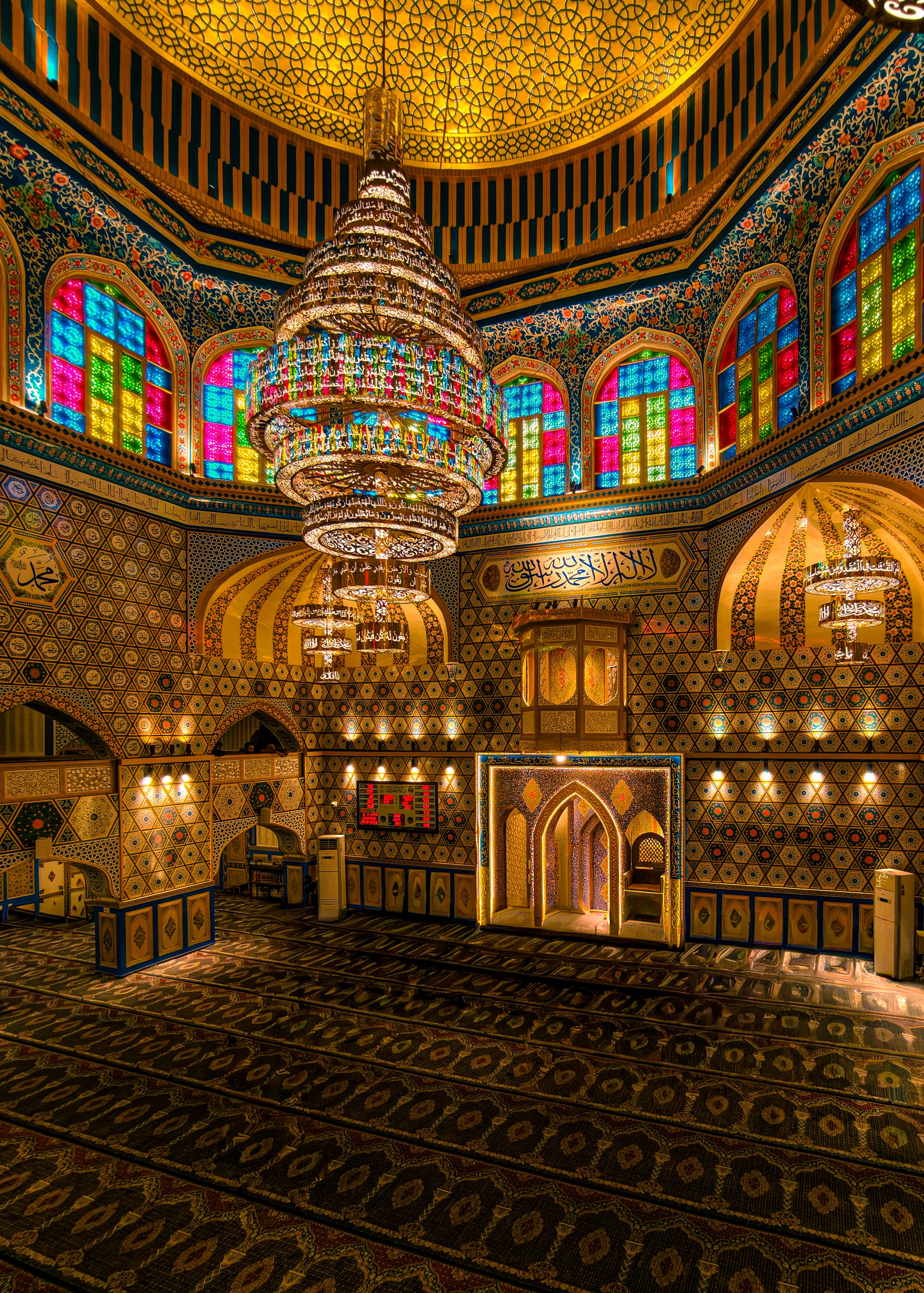 Intricate Interior of Islamic Architecture Mosque · Free Stock Photo