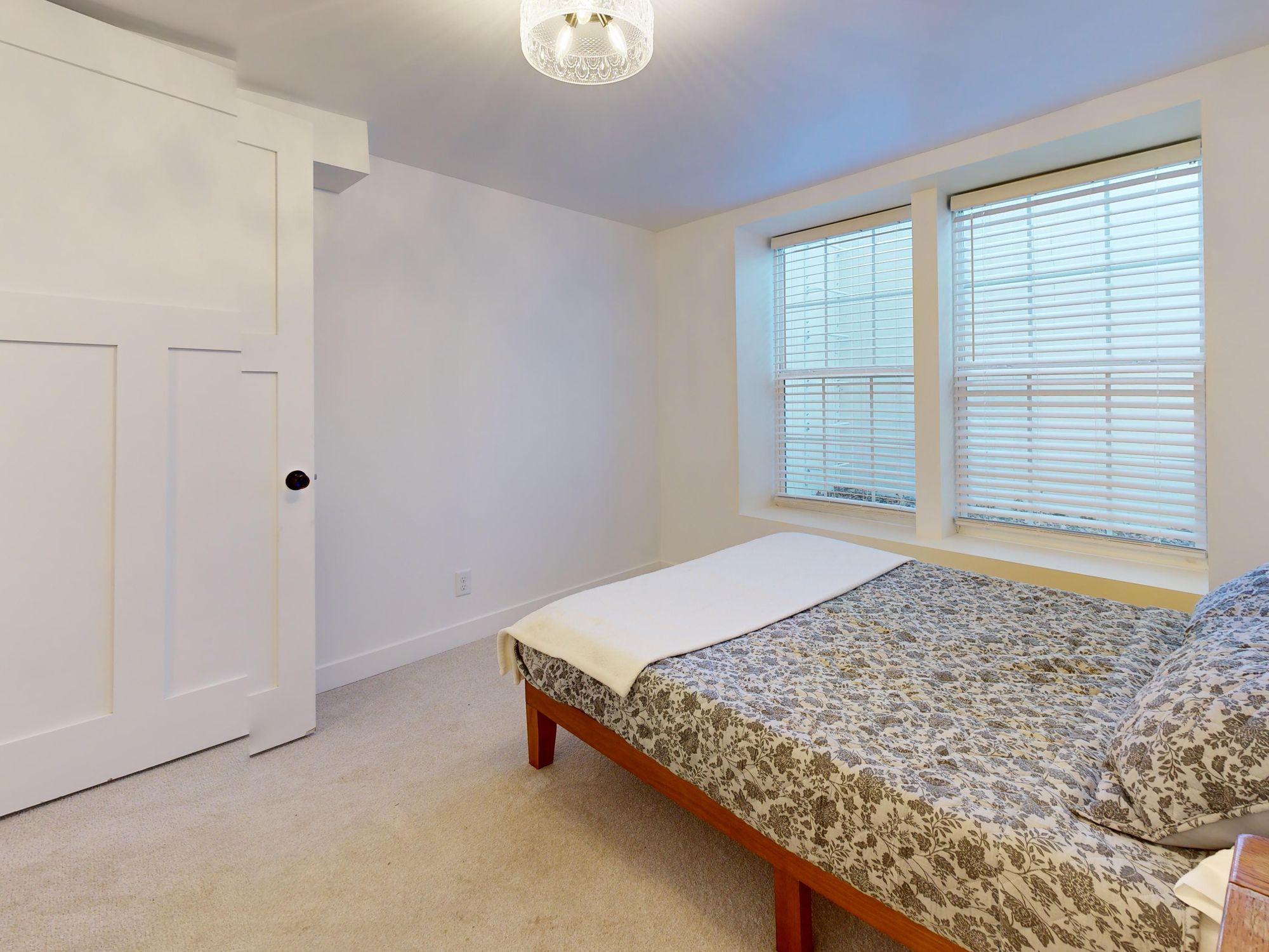 End of Tenancy Decorating in South Croydon, Croydon — decorator refreshing a rental property between tenants