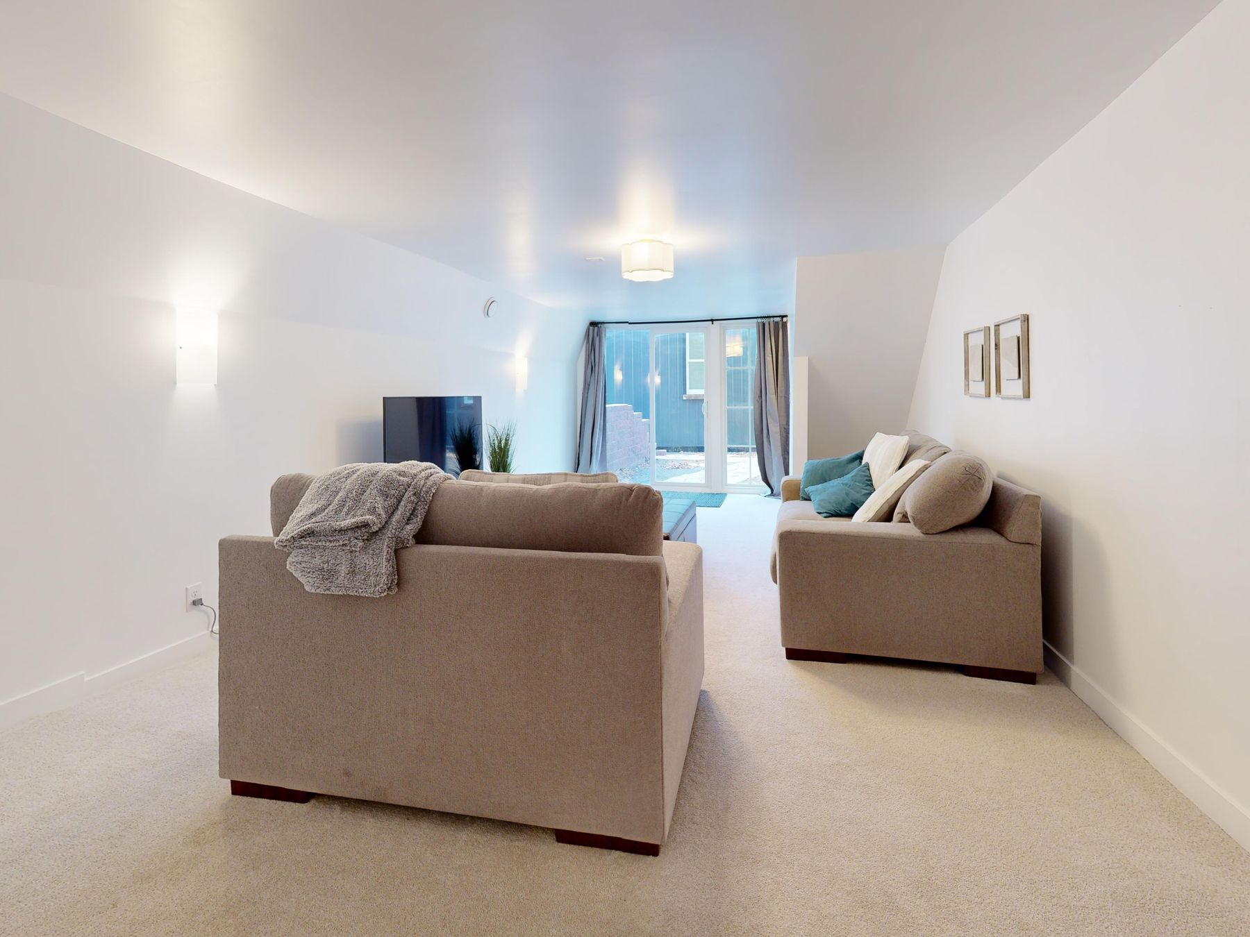 Swinefleet — professional movers carrying furniture on a house move