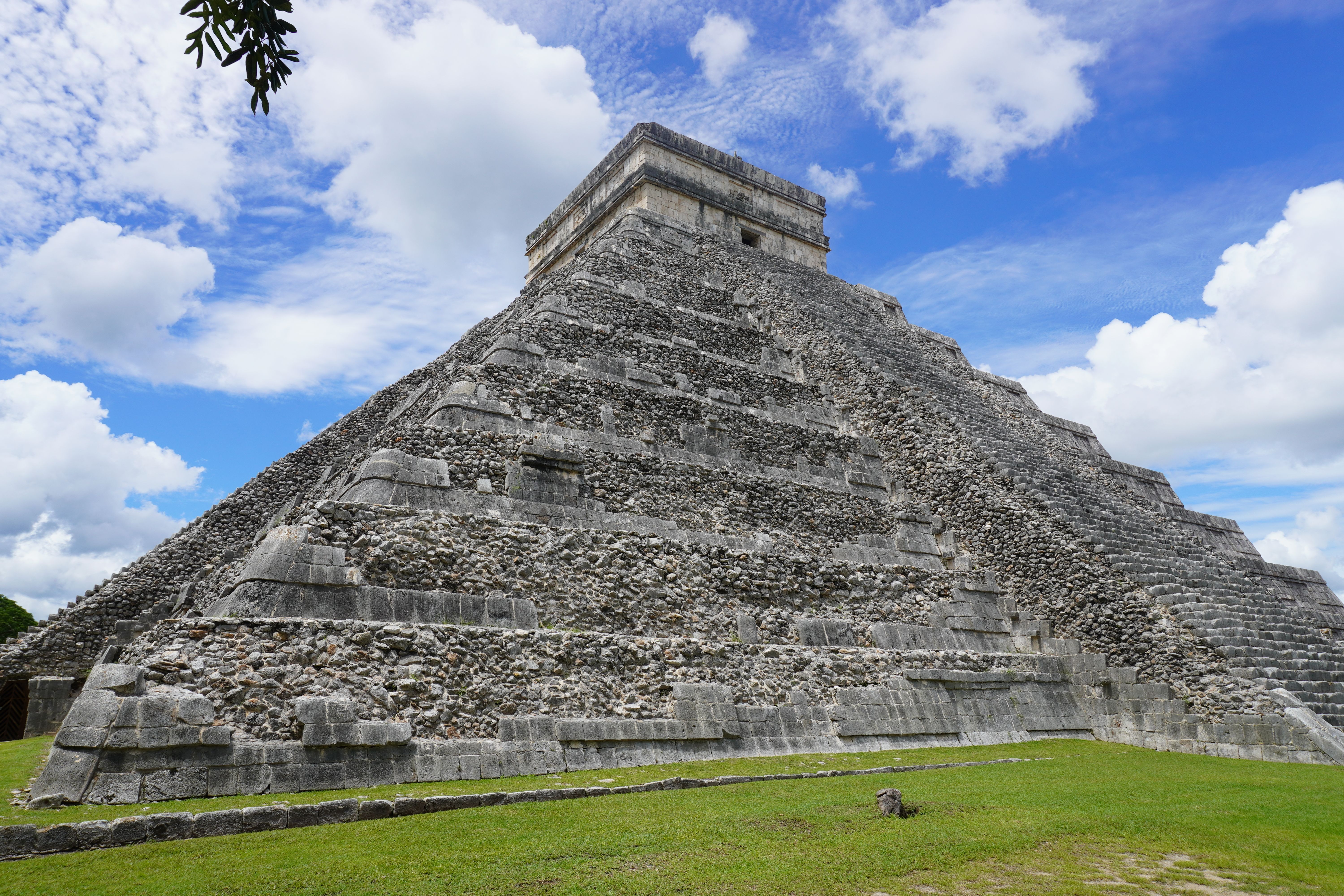 El Castillo Pyramid at Chichén Itzá in Yucatan, Mexico · Free Stock Photo