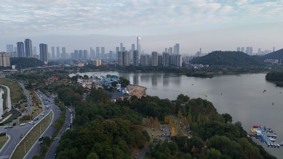 Dongting Lake Yueyang Tower — Hunan Food at Dongting Lake