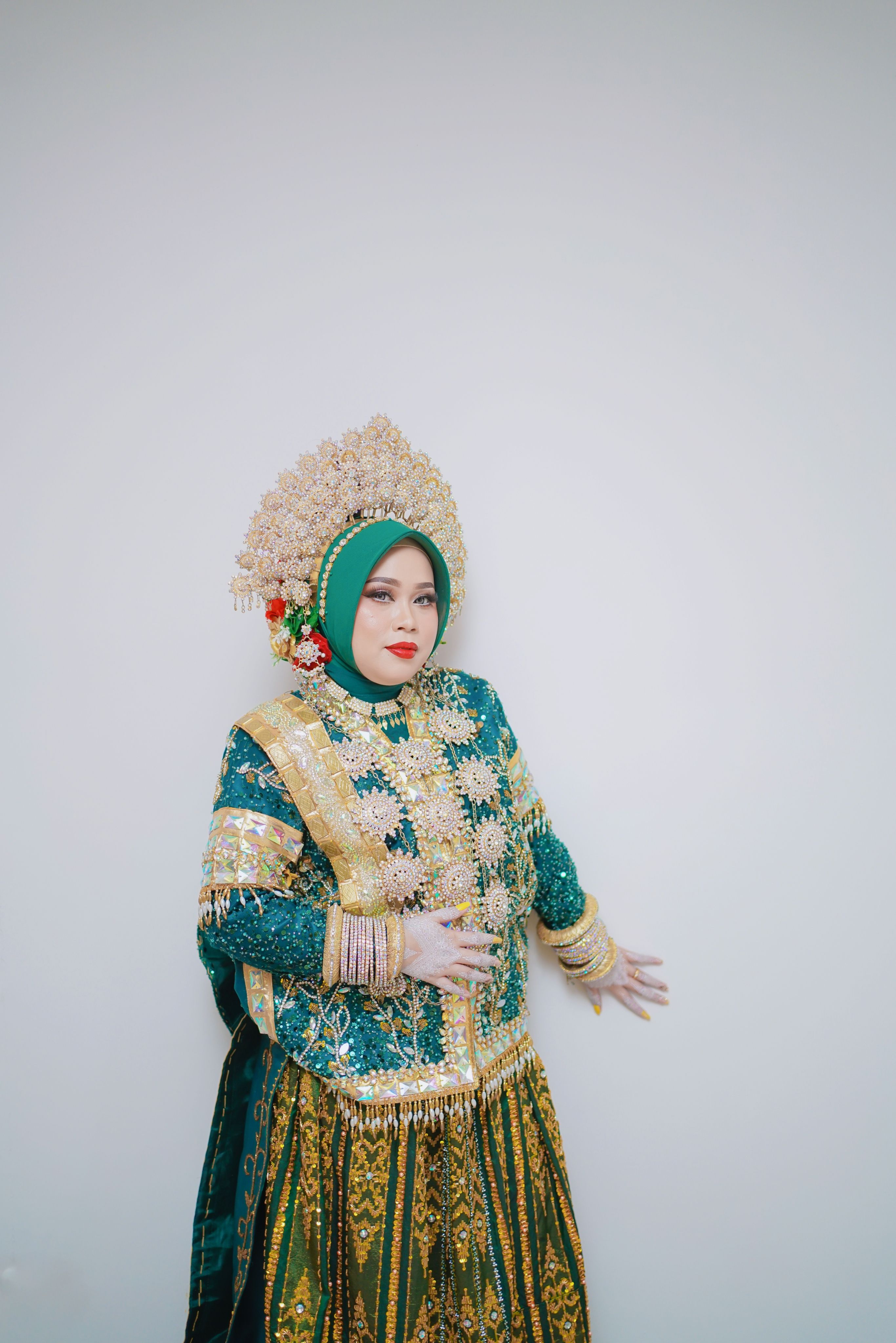 Traditional Bugis Bride in Makassar, Indonesia · Free Stock Photo