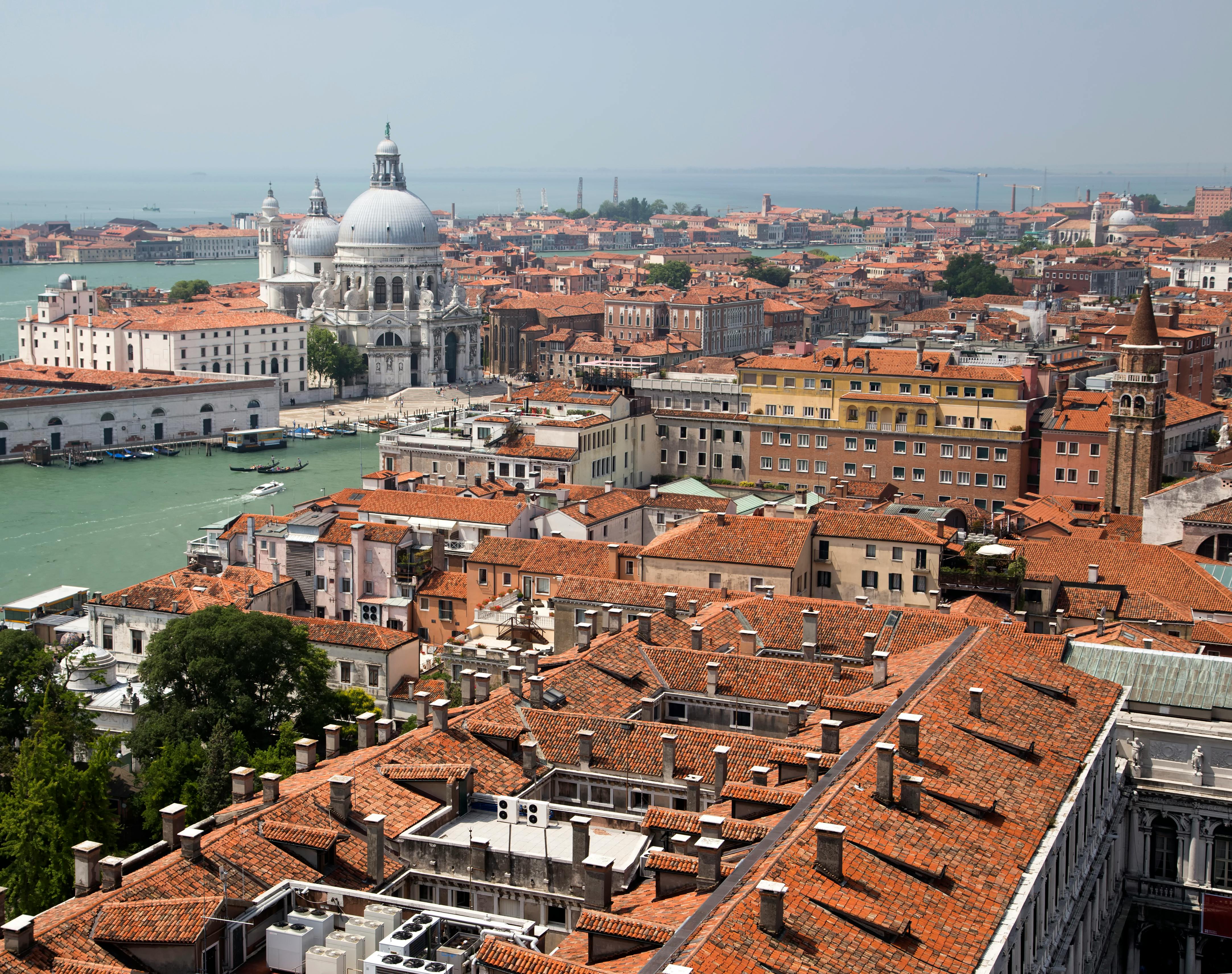 generali travel insurance — Photo by Valentin Ivantsov on Pexels