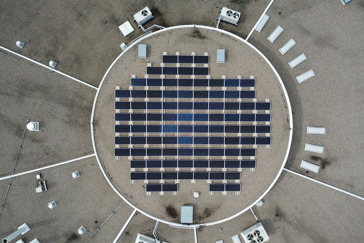 Surface de panneau solaire pour 9 kW : le calcul exact - Orientation, inclinaison et ombrage : la surface ne fait pas tout