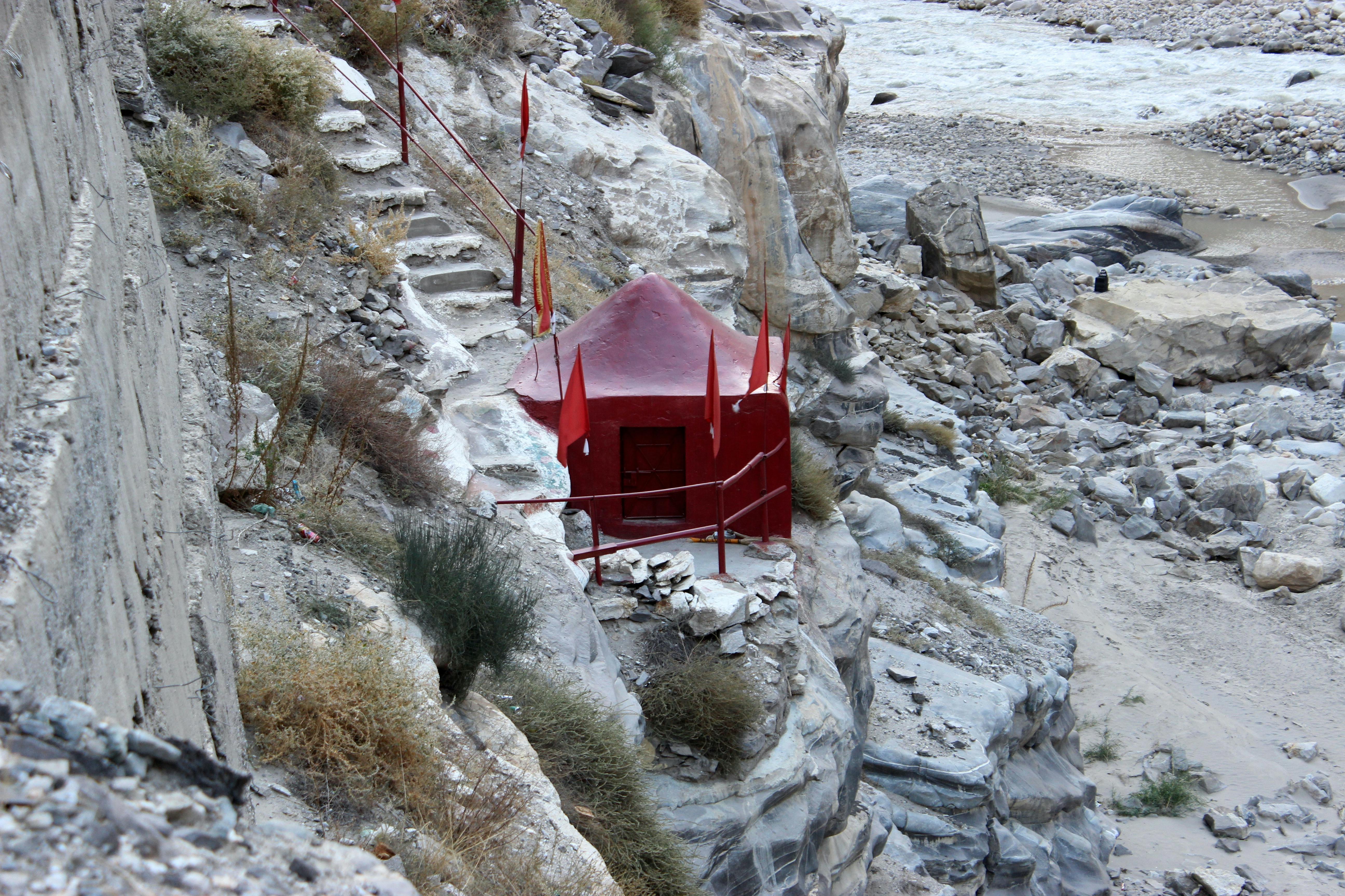 Temple at Khab Sangam