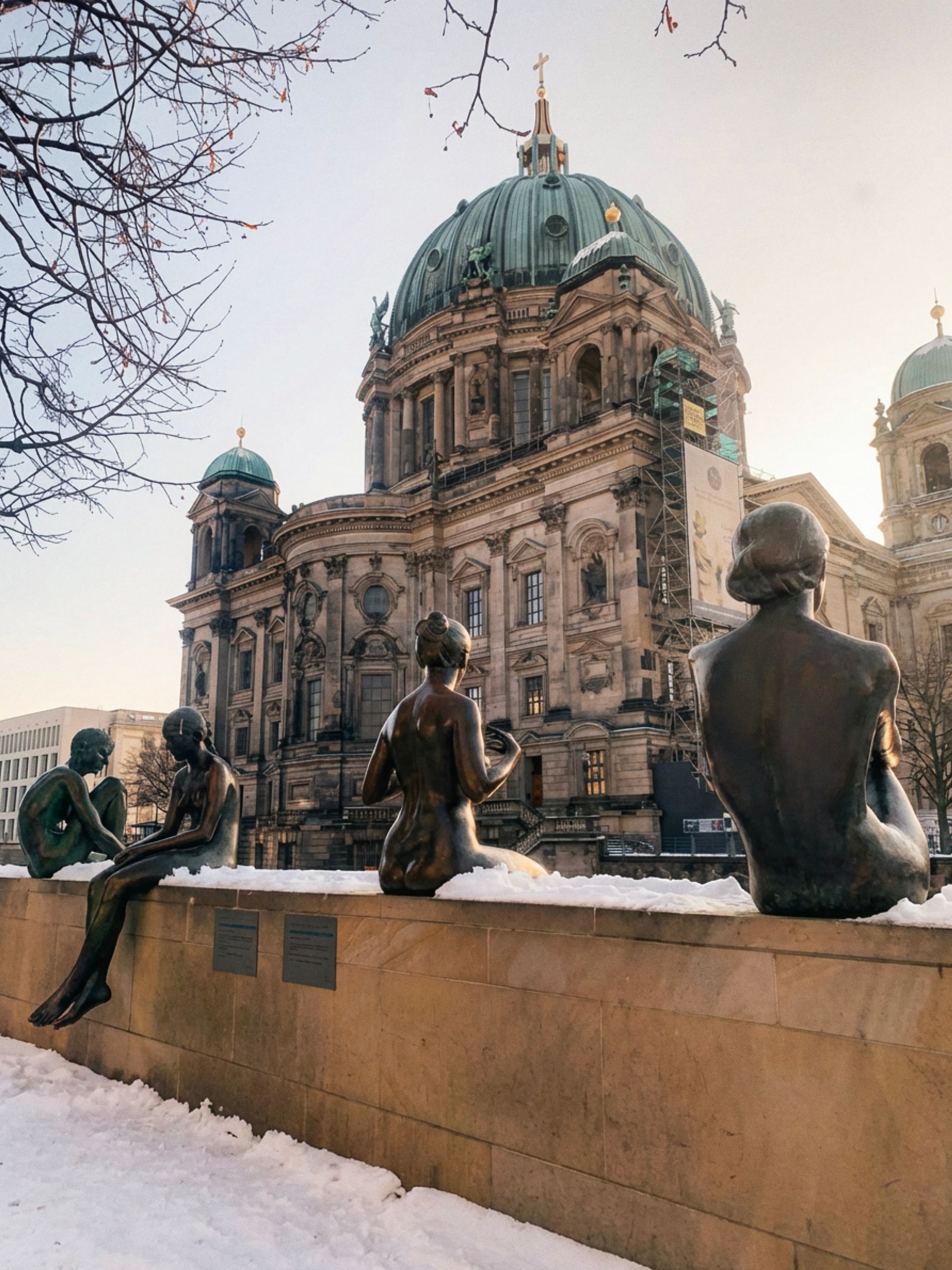Street art and food scene in Berlin neighborhoods