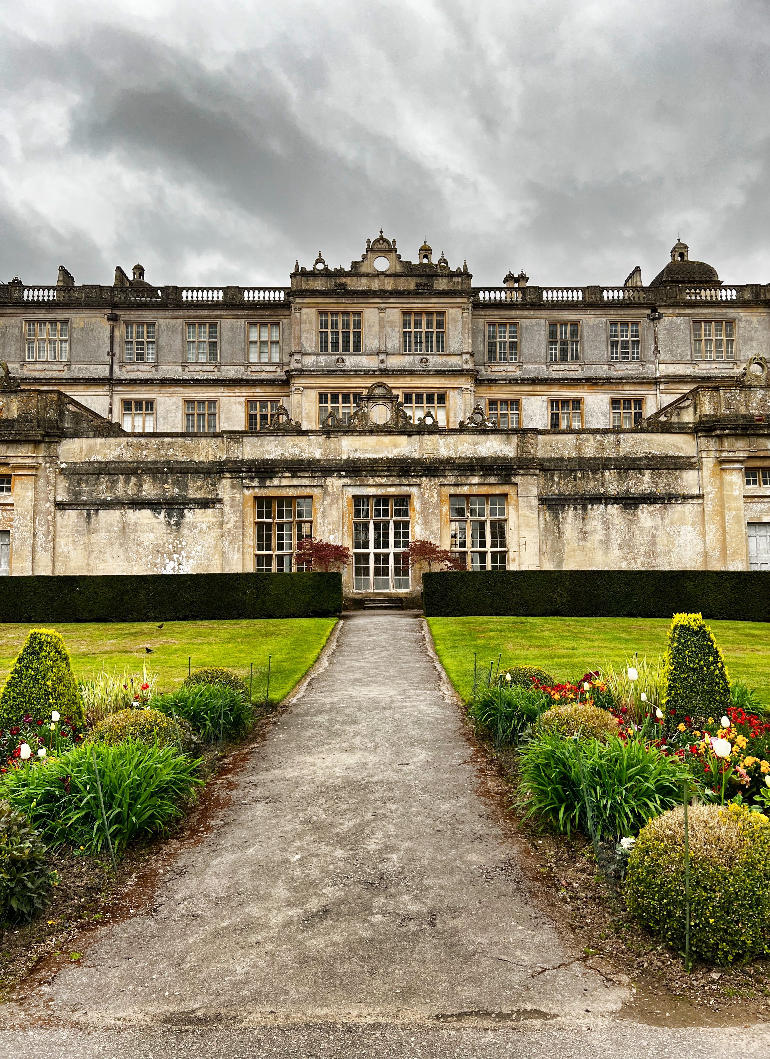 Historic Manor with Elegant Garden Pathway · Free Stock Photo