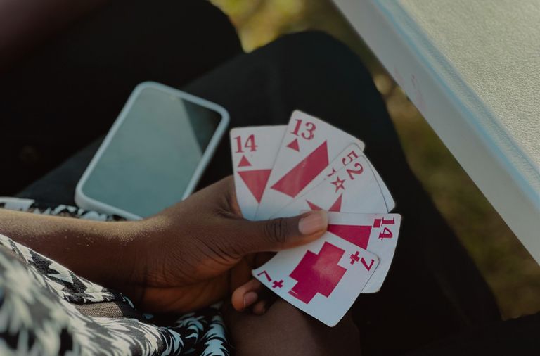 Casino Bonus verstehen: Betrag gegen Umsatzbedingungen im Online Casino