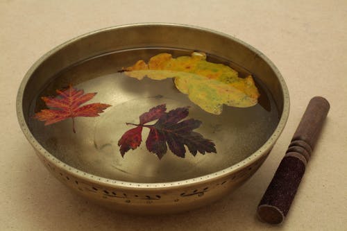 アンティーク歌bowl, チベットの歌bowl, チベット人の無料の写真素材