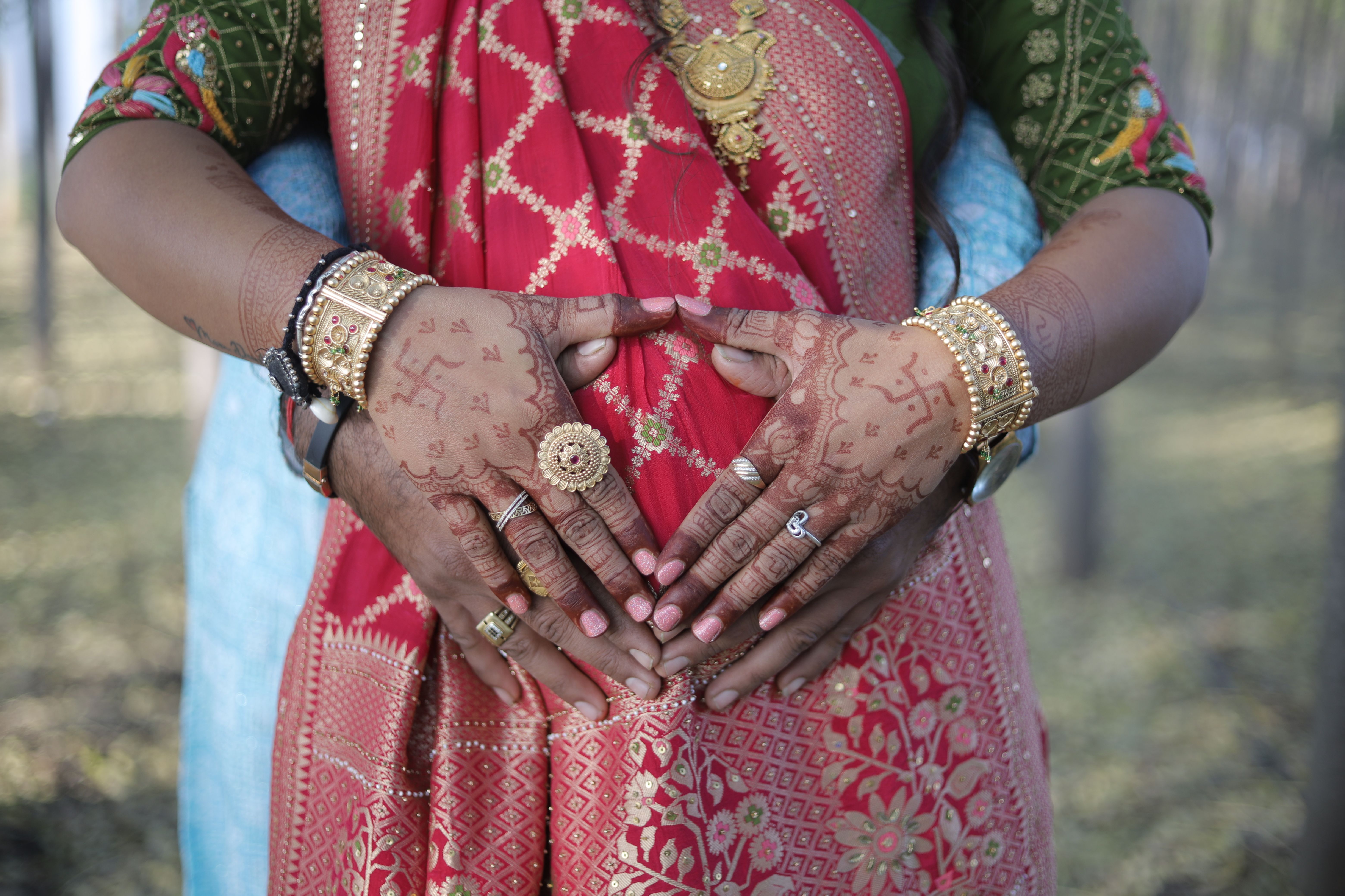Professional modest maternity photoshoot sample