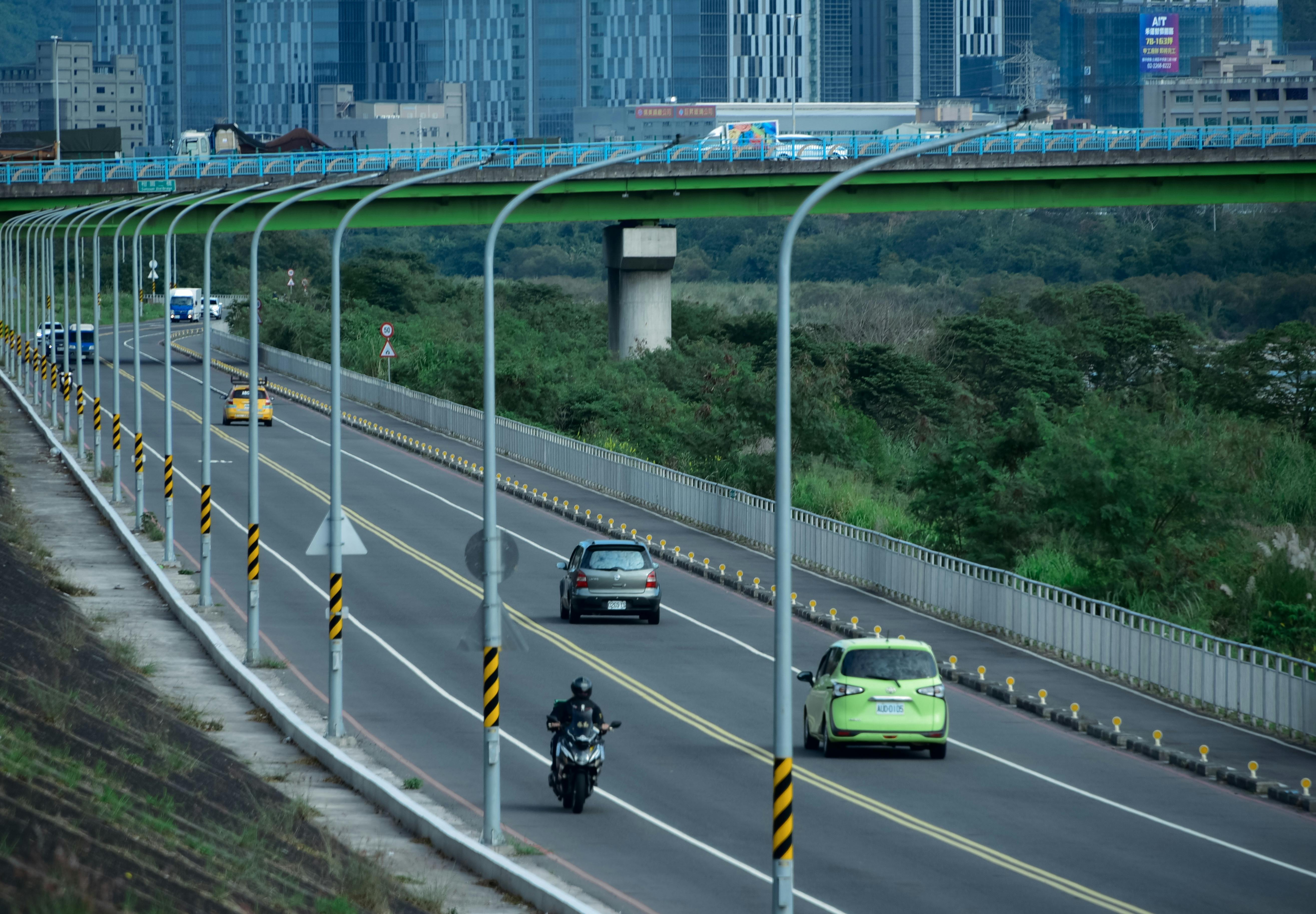 2 Pcs Treadmill Magnet Safety Keys, Magnetic Safety Switch Universal Treadmill Emergency Stop Magnet for Running Machines Treadmills (Round)