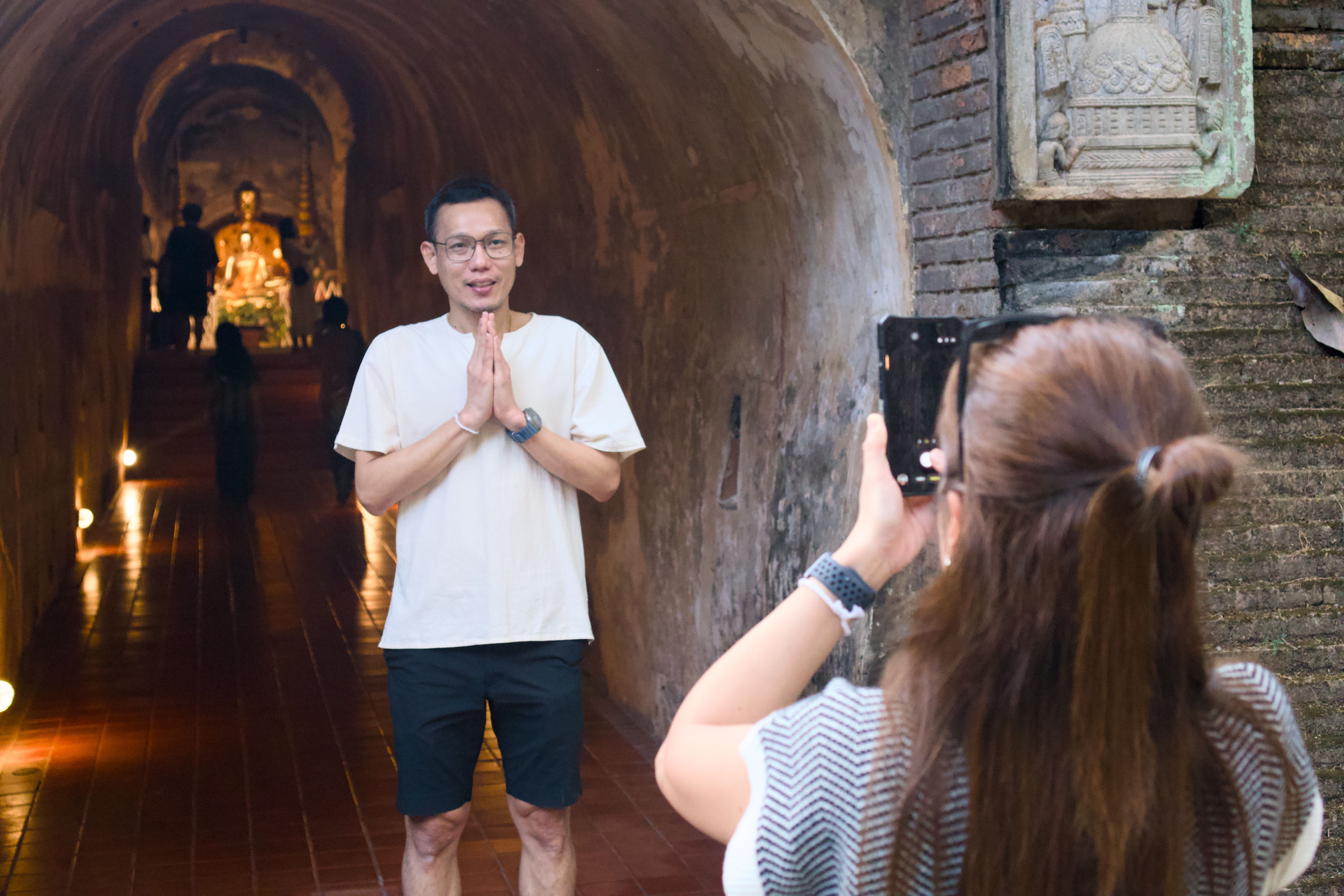 Wat Umong’s Walking Meditation and Buddhist Teaching