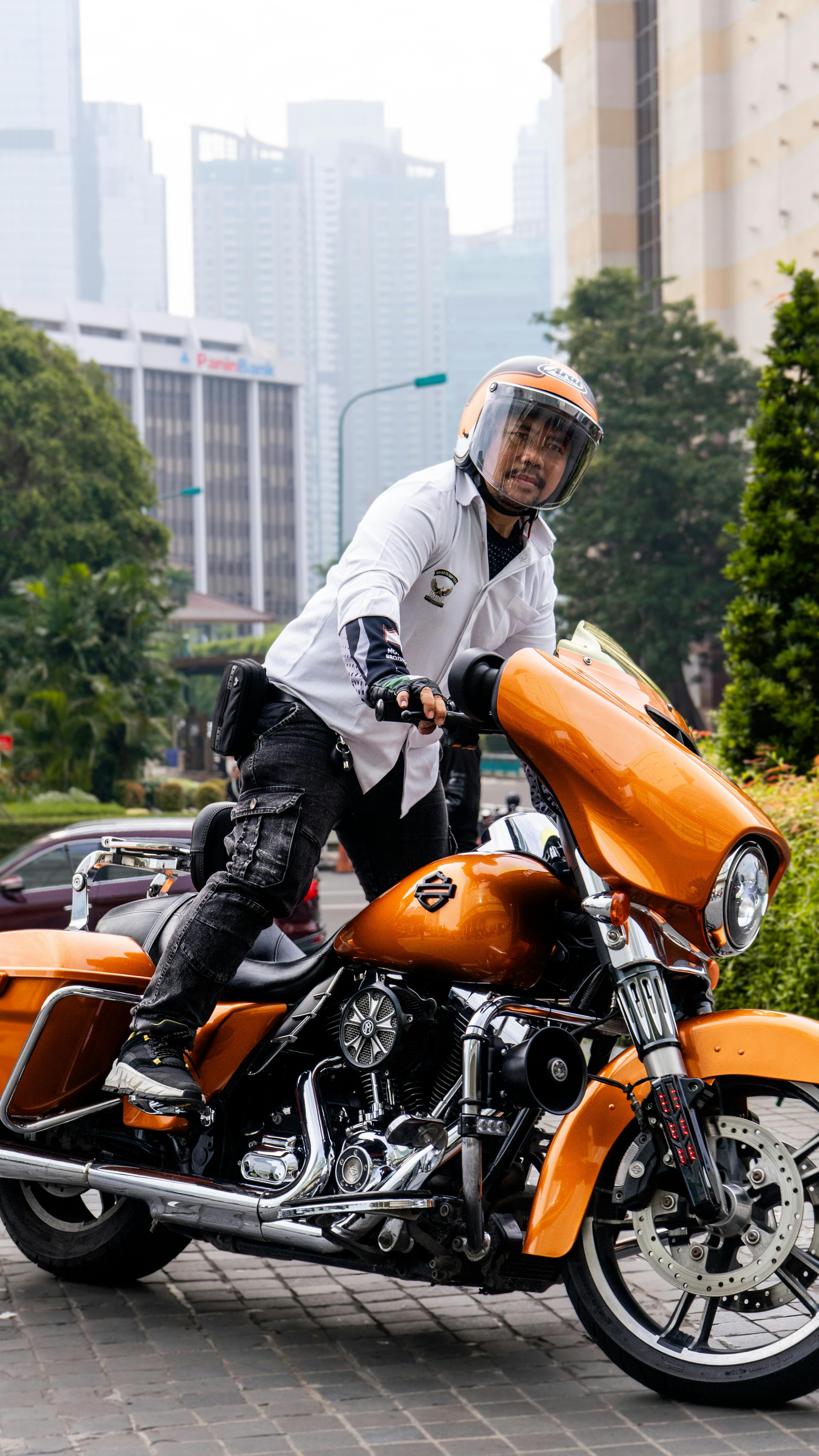 2 Pcs Treadmill Magnet Safety Keys, Magnetic Safety Switch Universal Treadmill Emergency Stop Magnet for Running Machines Treadmills (Round)