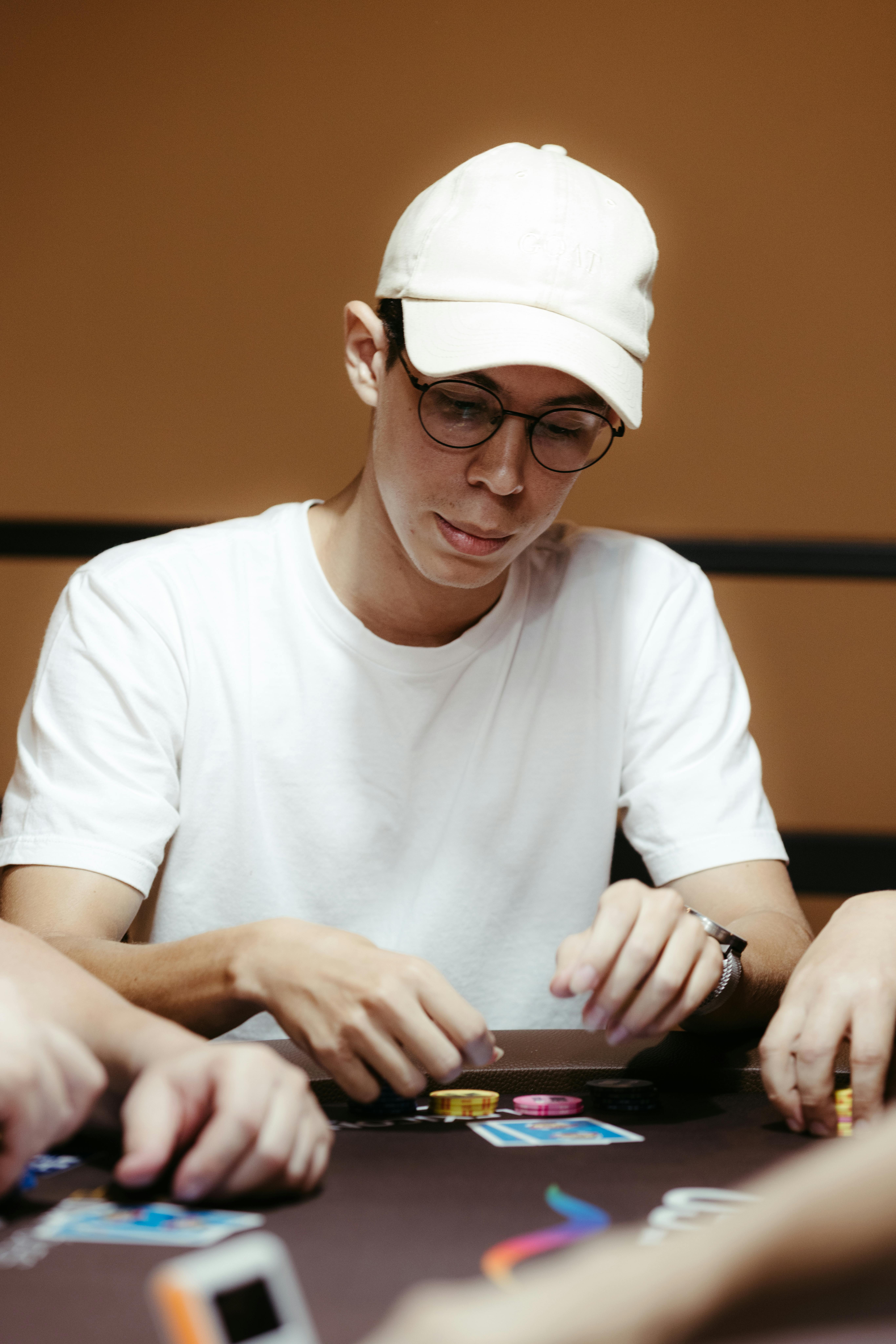 Tracking Online Poker Activities