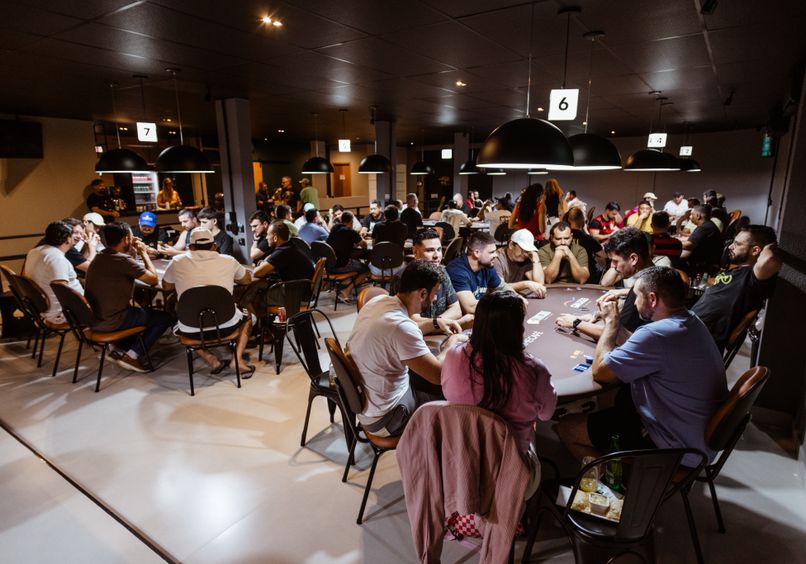 Online Casino: Spielautomaten und Live-Spiele im Überblick