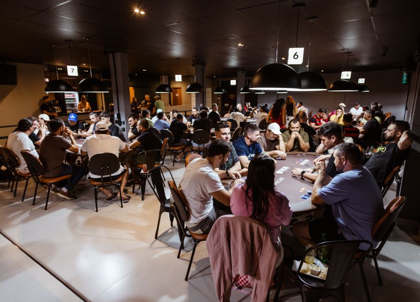 Online Casino: Spielautomaten und Live-Spiele im Überblick