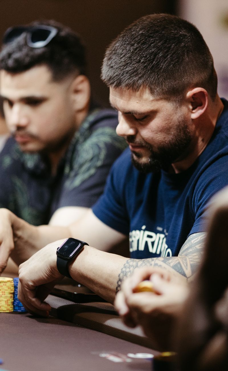 Tournament Short-Stack Strategy: Dominate With Under 30 Big Blinds (2026)