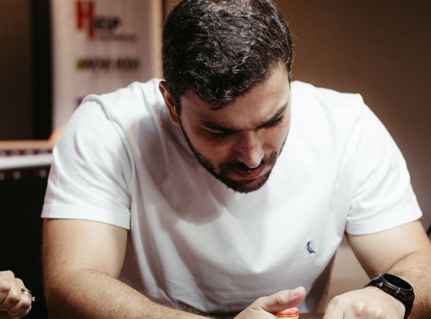 Online Casino: Spielautomaten und Live-Spiele im Überblick