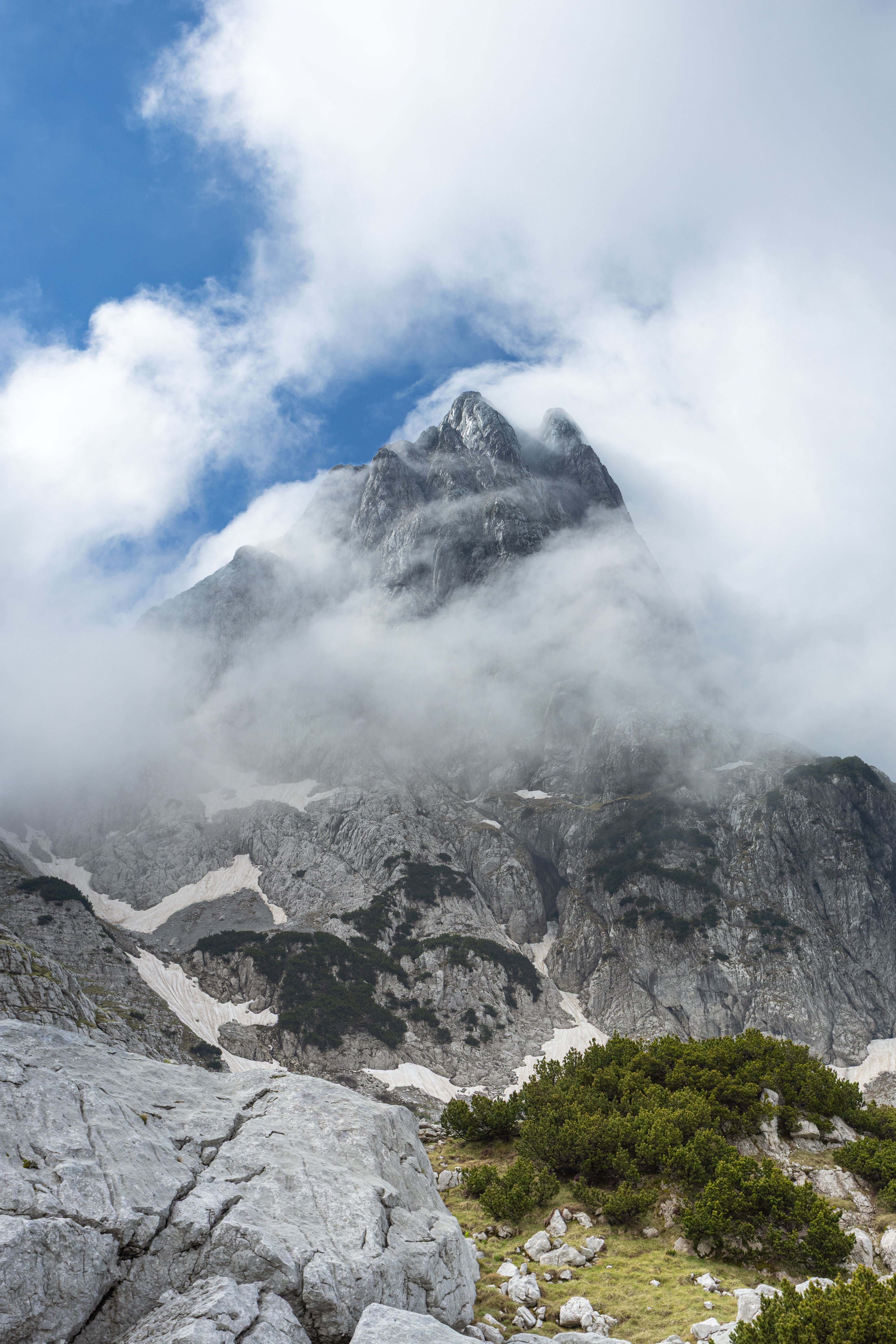 Dramatic Mountain Peak in Foggy Landscape · Free Stock Photo