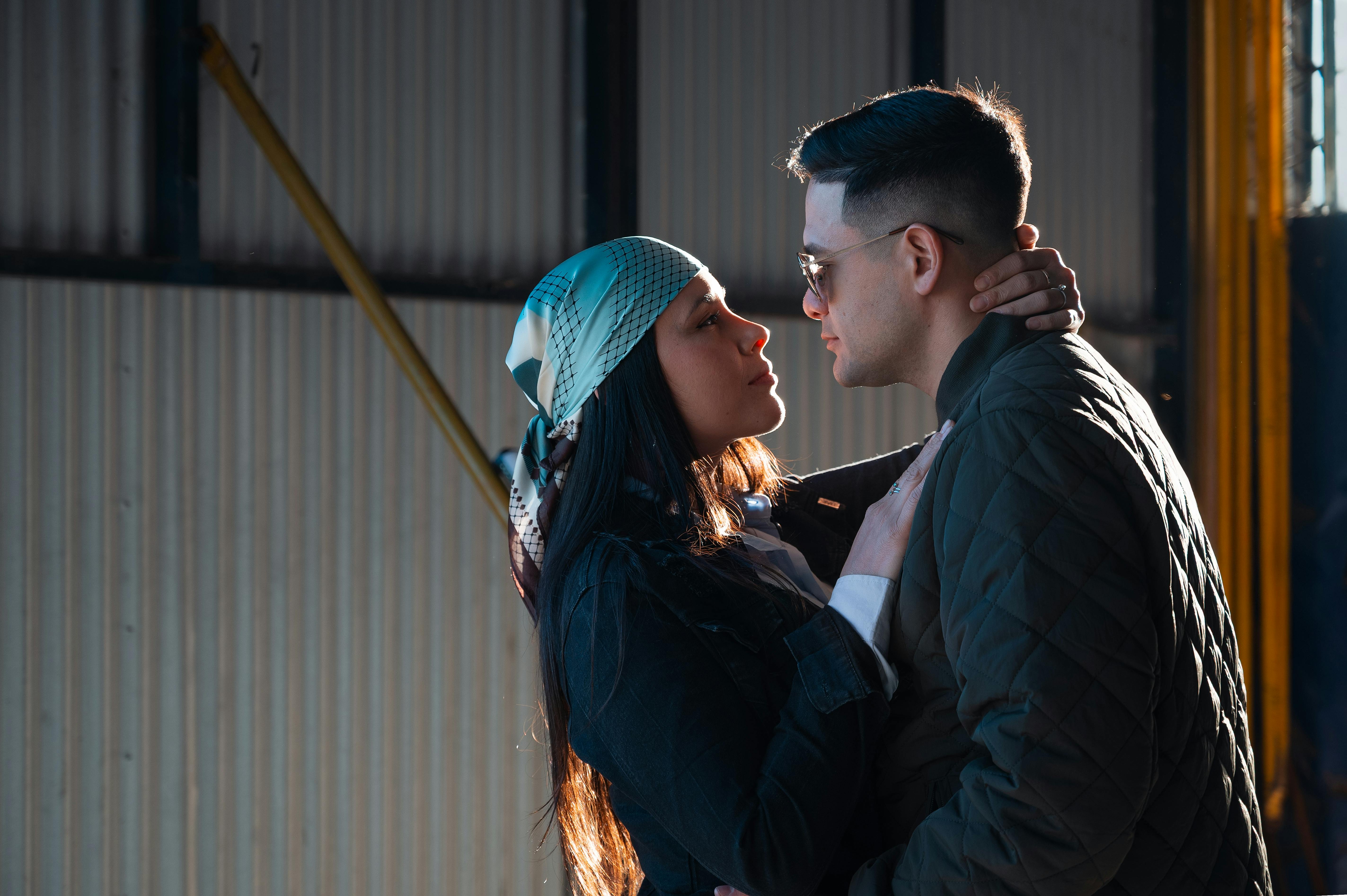 De franc Foto d'estoc gratuïta de abraçada, accessoris de moda, afecte Foto d'estoc