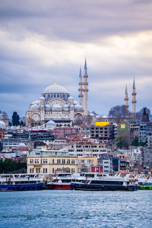 Free Panoramic view of Istanbul's skyline featuring the iconic Suleymaniye Mosque with vibrant cityscape. Stock Photo