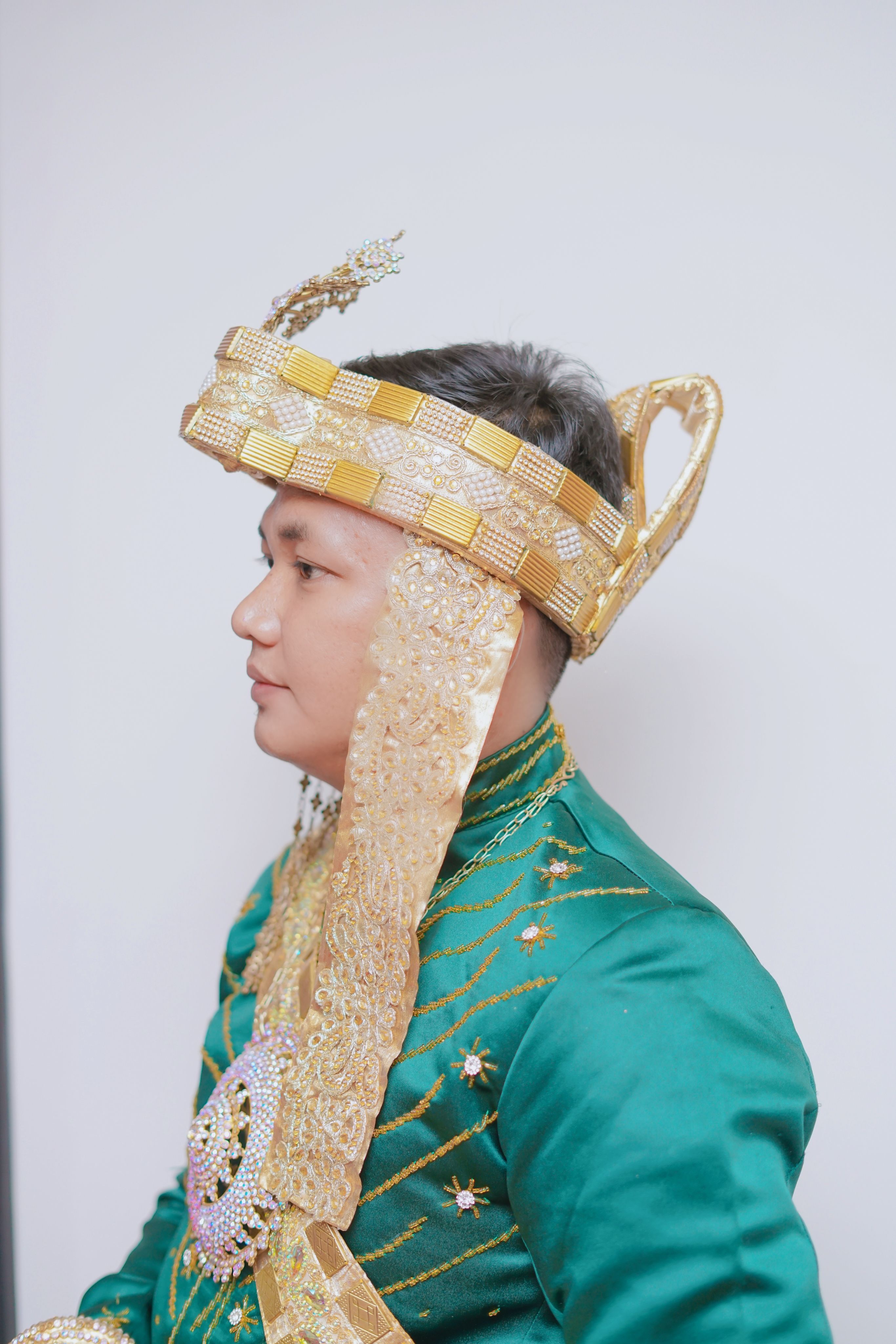 Traditional Bugis Groom in Makassar Clothing · Free Stock Photo