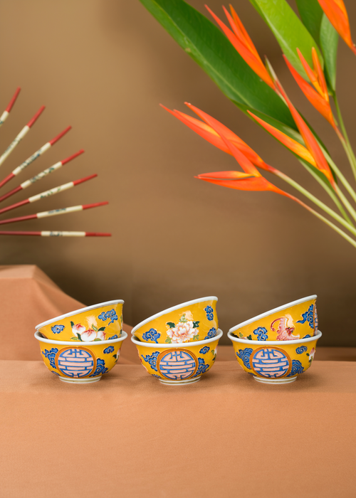 Free Stylish Asian porcelain bowls with a vibrant flower display, perfect for decor. Stock Photo