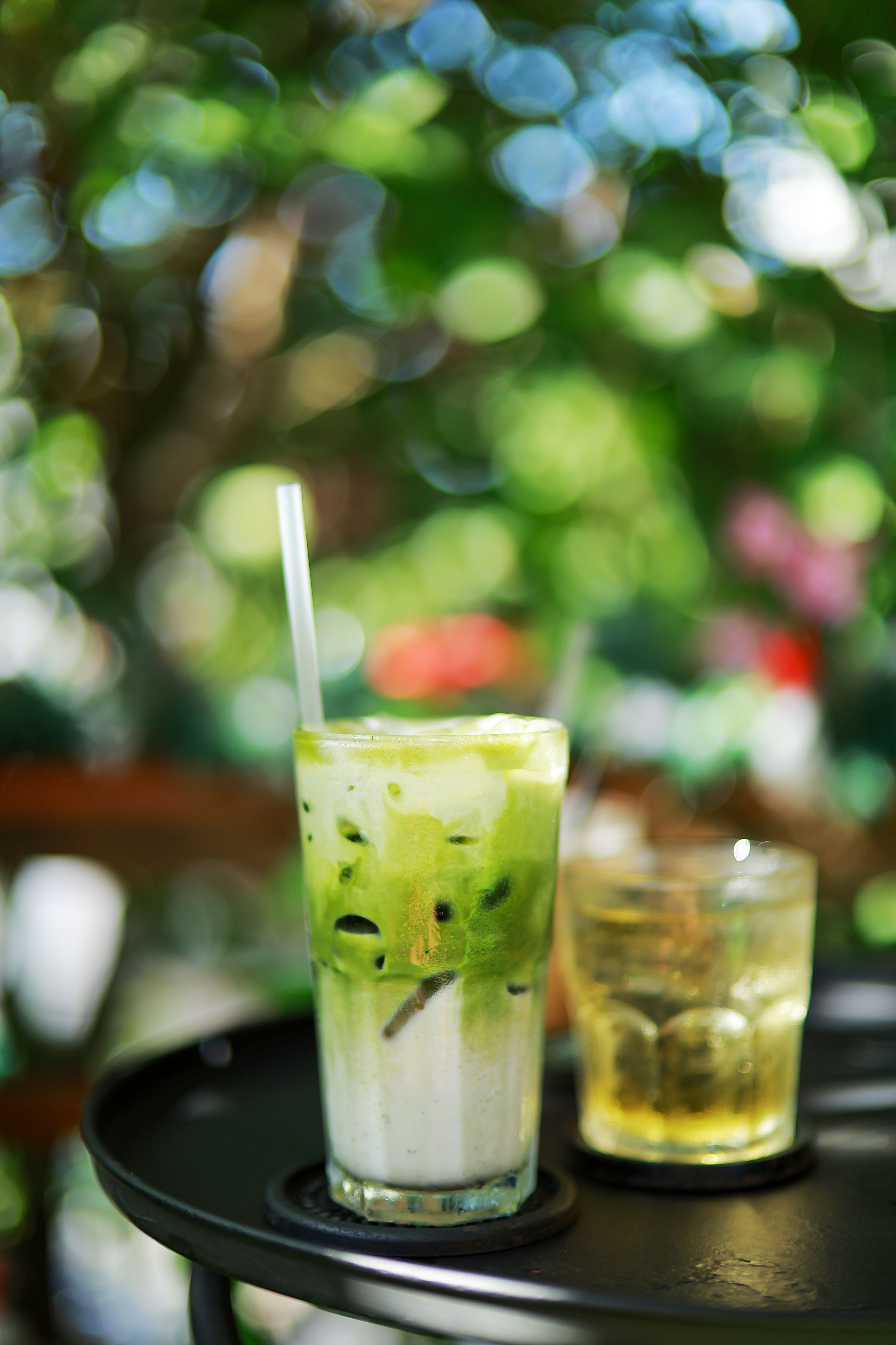 Refreshing Iced Matcha and Citrus Drink Outdoors · Free Stock Photo