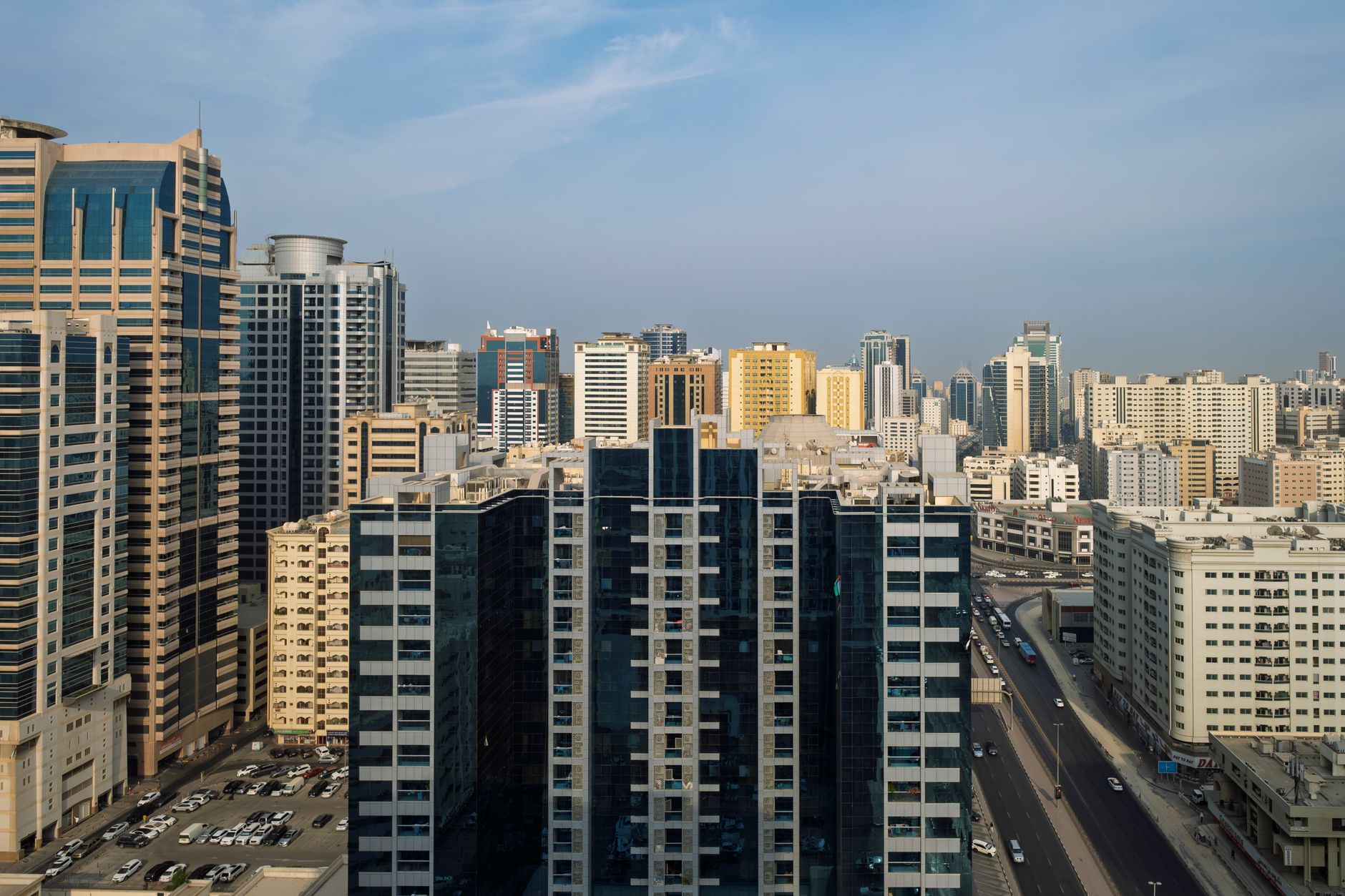 Gulf Markets Open the Week in Retreat as Regional Sentiment Turns Cautious