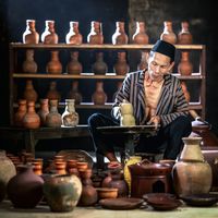 Handmade ceramic vessels — photo by widiarto proboprasetyo on Pexels