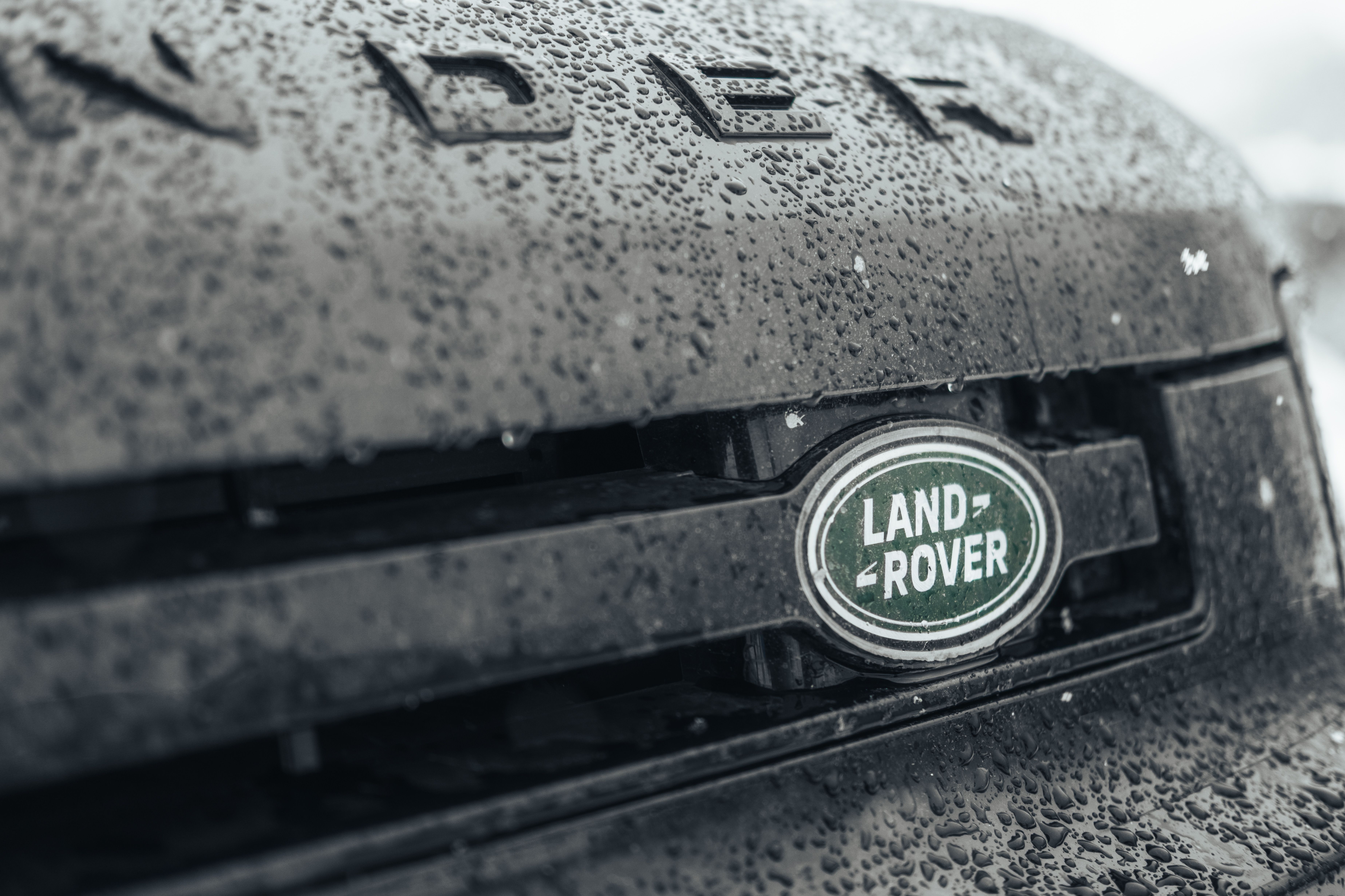 When Your Car Logo Looks Like a Belt Buckle: Range Rover's Identity Crisis