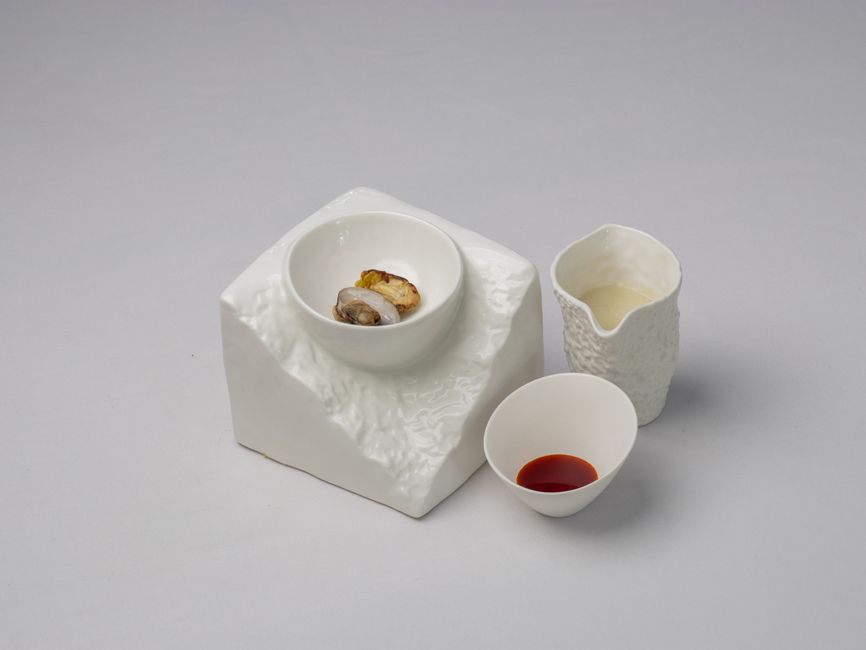 高白瓷餐具工艺揭秘:从泥料到成品的质量密码
