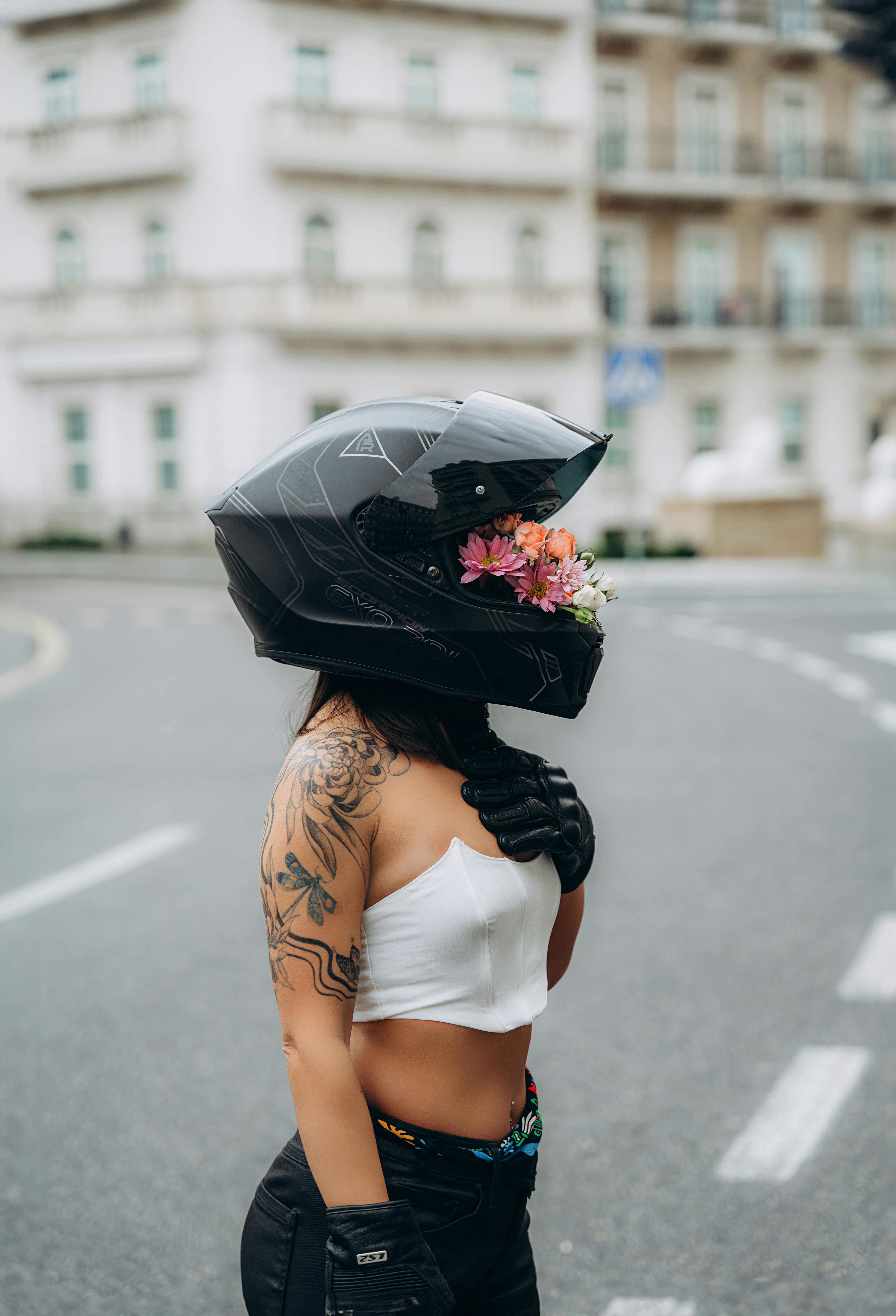 Free stock photo of adult woman, aesthetic flowers, aesthetic girl